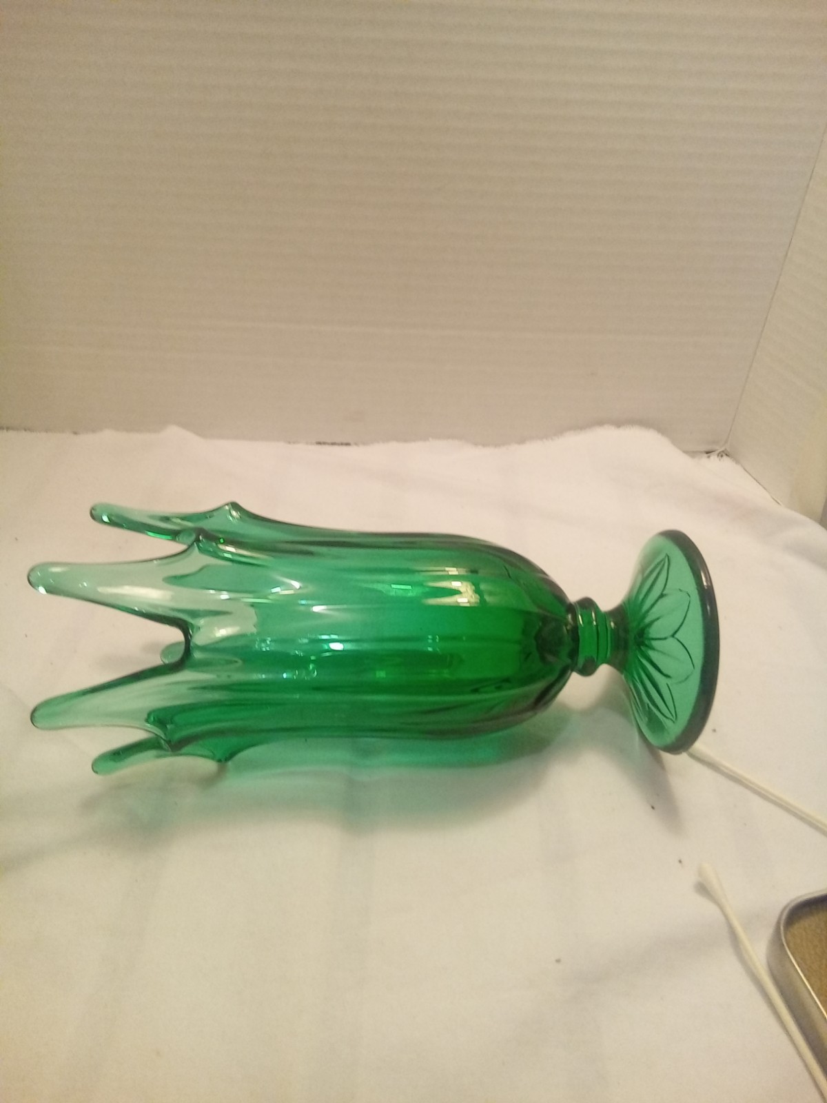 Fenton Eight Point Swung Colonial Green Vase