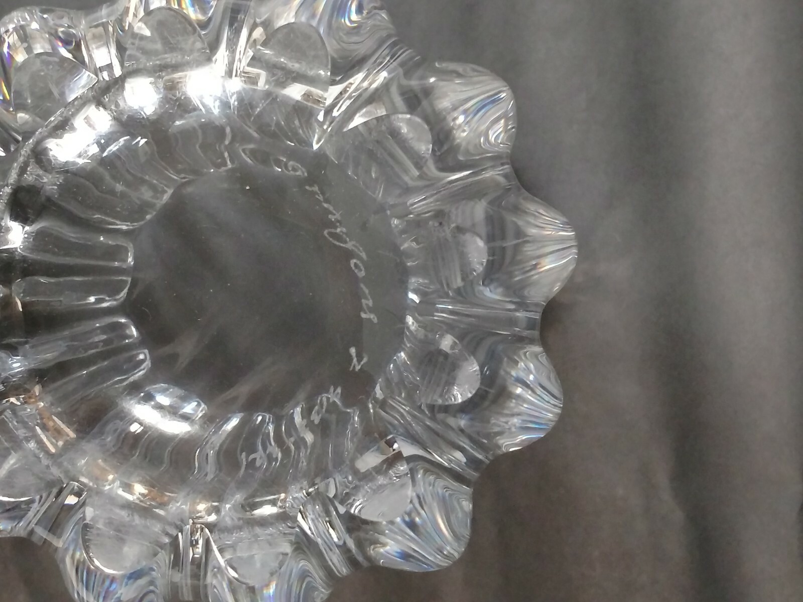 Orrefors art glass vase 4133-221 – 7 inches tall, 5 inches diameter