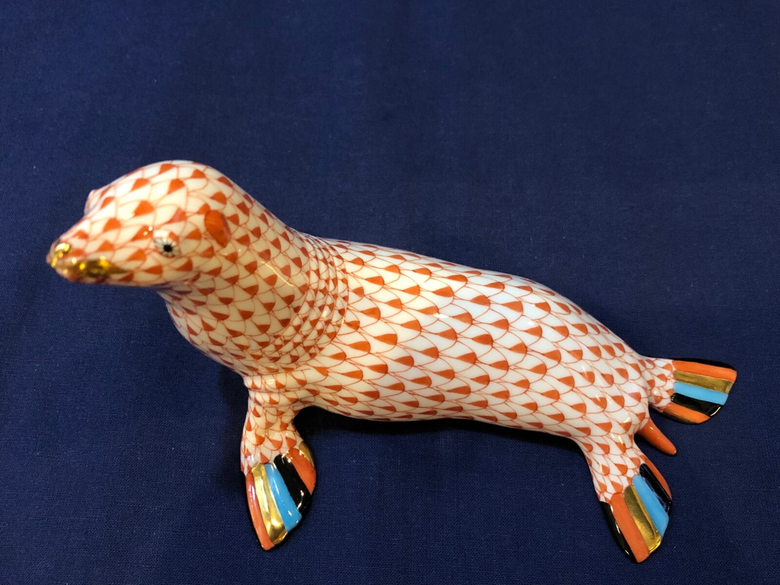 Herend Figurine – Seal / Sea Lion 6.75″ L – Rust Fishnet New