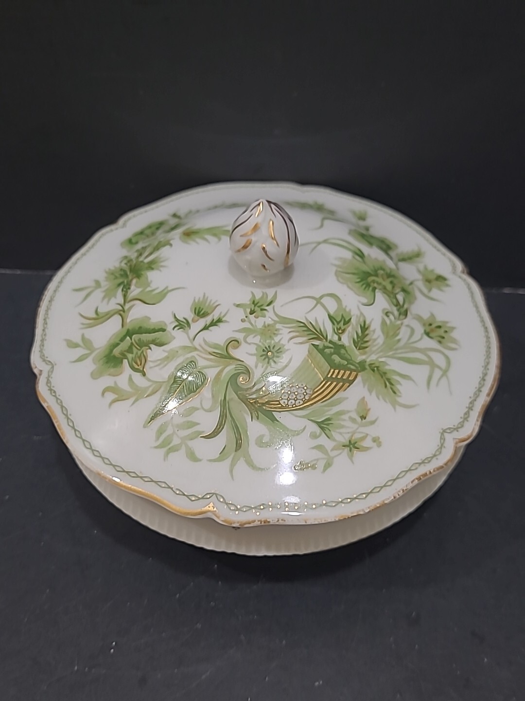 Haviland Limoges France Lidded Vanity/Jewelry Dish 6″ Long