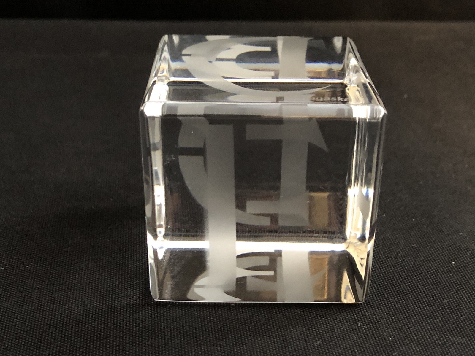 ROGASKA GALLIA CRYSTAL 1-3/4″ ALPHABET LETTER BABY BLOCK PAPERWEIGHT