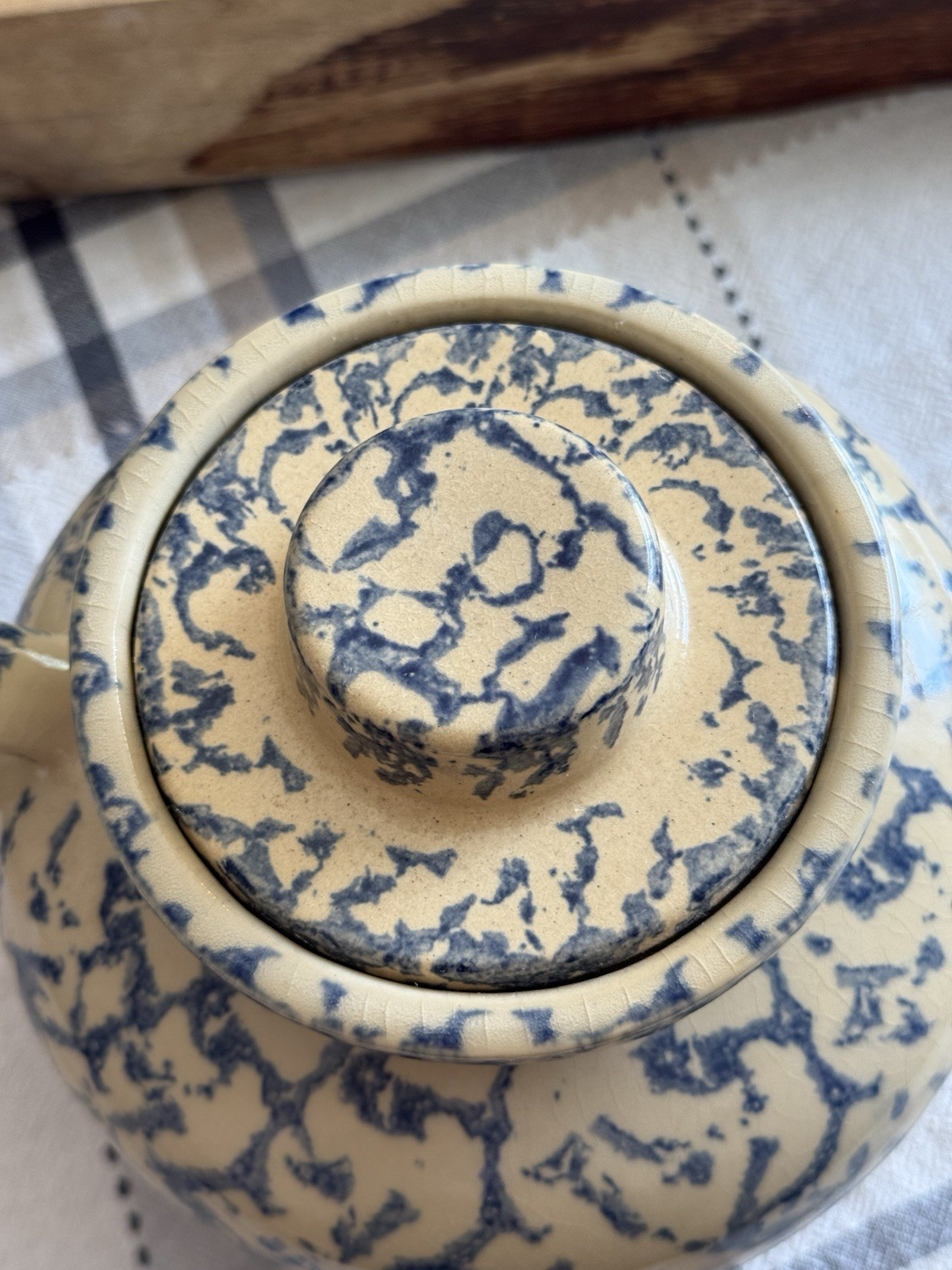Vtg Farmhouse Blue White Ceramic Crock Handle Non-Removable Lid 7.5”x8” 4lbs