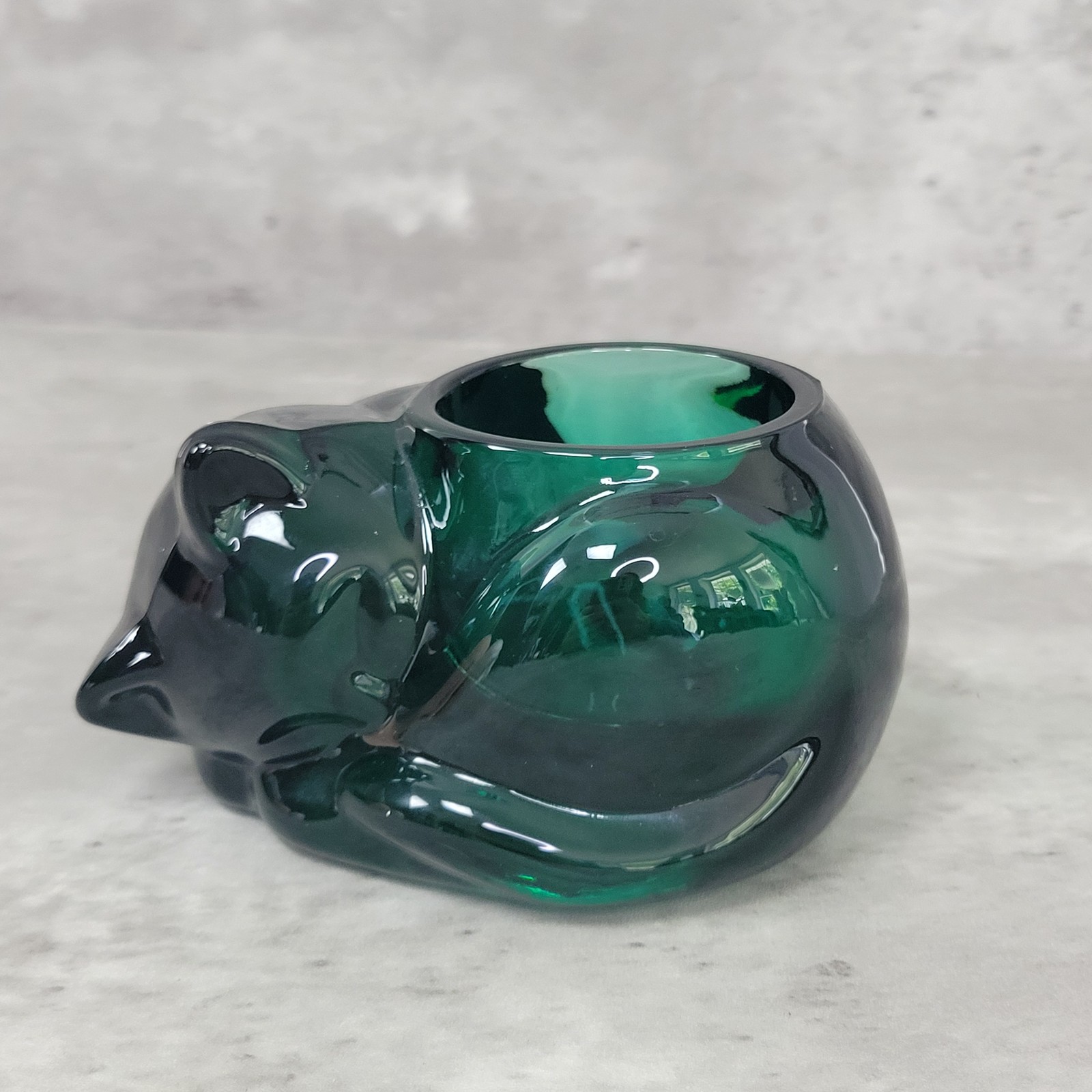 Green Glass Cat Figurine Bowl 4.25″ Vintage Art Glass Animal Trinket Dish Decor