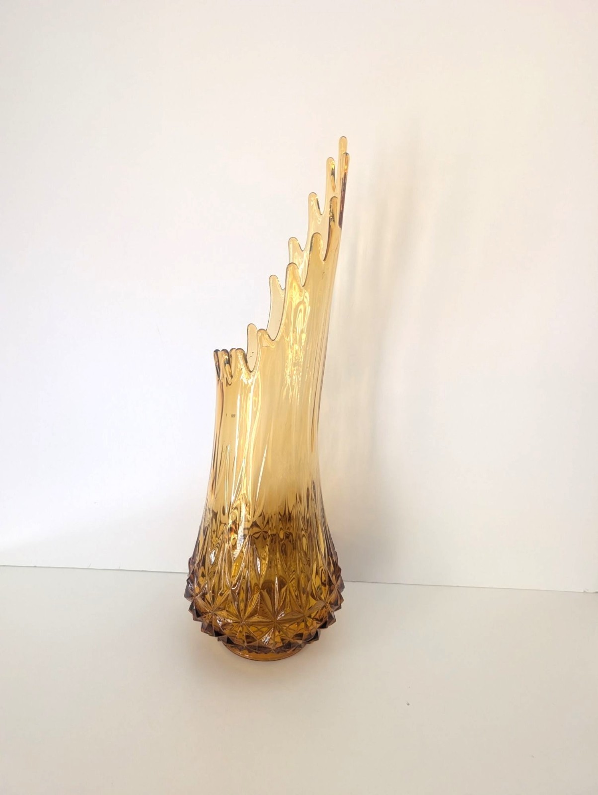 LE Smith Pineapple Diamond Point Big Butt Swung Amber Glass Vase 22″ Tall