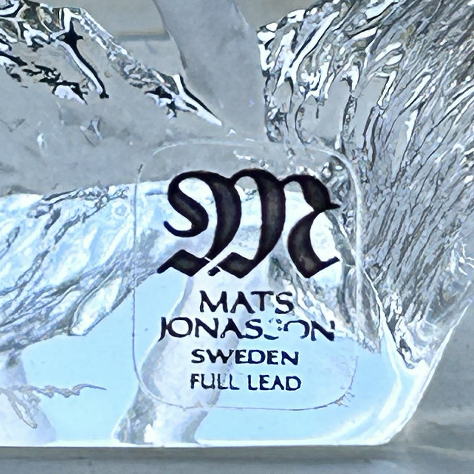 Mats Jonasson Sweden Full Lead Crystal Etched Walking Moose Paperweight Figurine