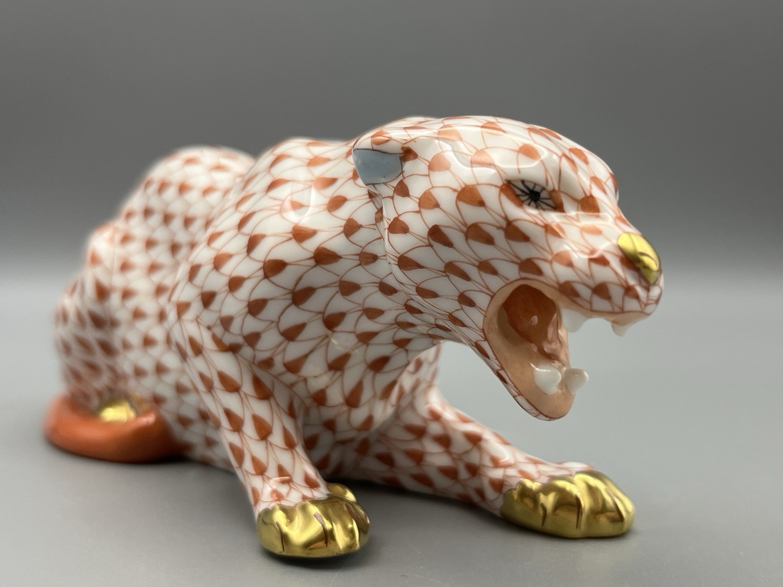 Herend Figurine – Panther / Big Cat – Rust Fishnet ($ 1045)
