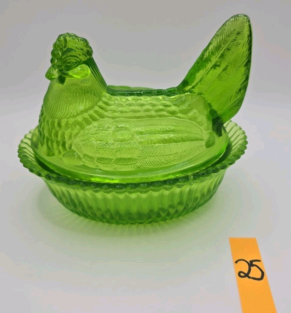 Vintage Boyd GREEN/EMERALD Hen On A Nest Candy Dish 5” “RARE HEAD TURNED” MINT!