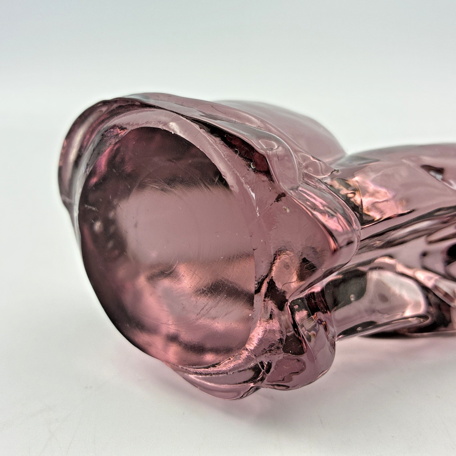 Vtg. Silvestri Purple Amethyst Glass Cat Figurine Paperweight Polished Base 4″