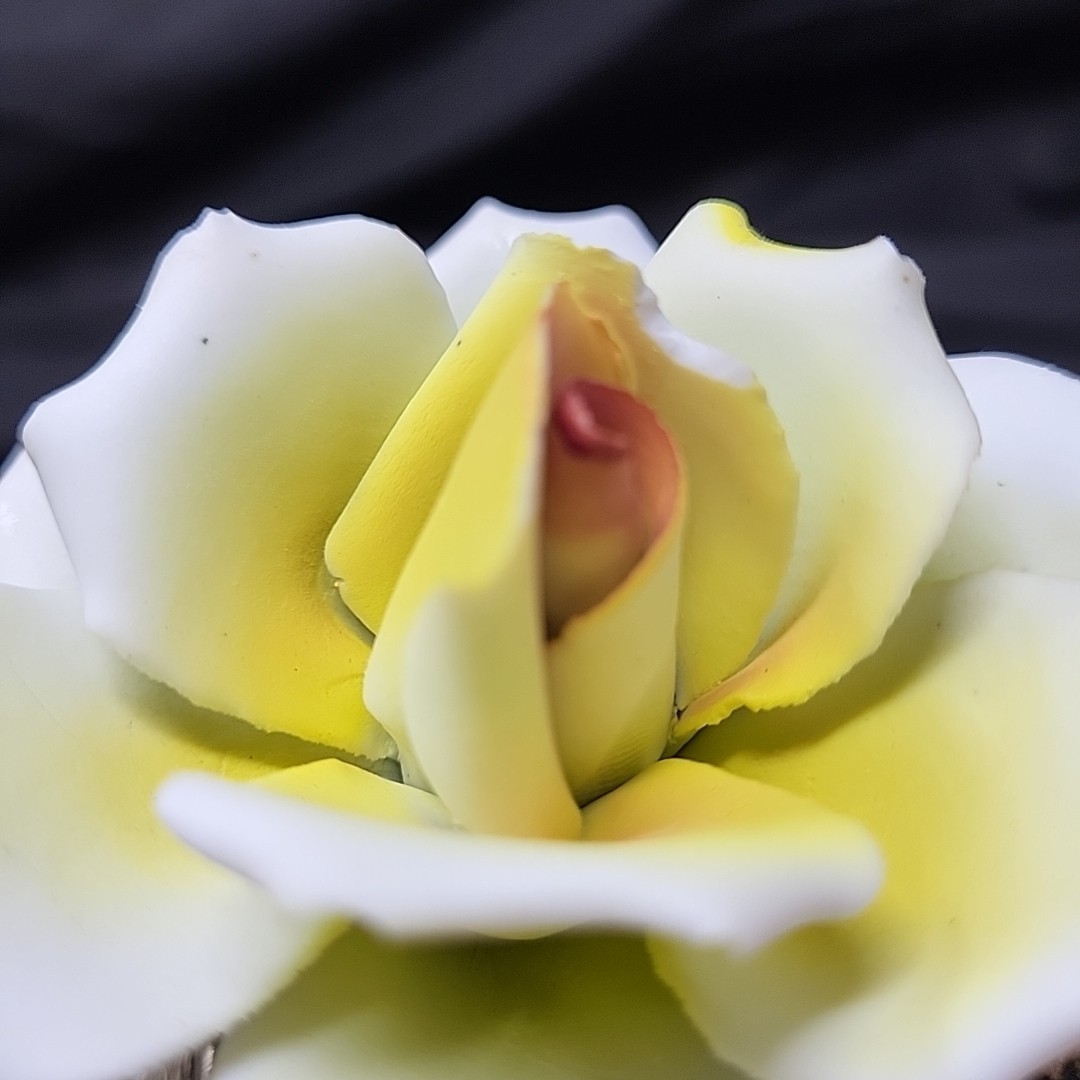 Capodimonte Italy Porcelain Yellow And Pink Flower Attached Metal Leaf Stand