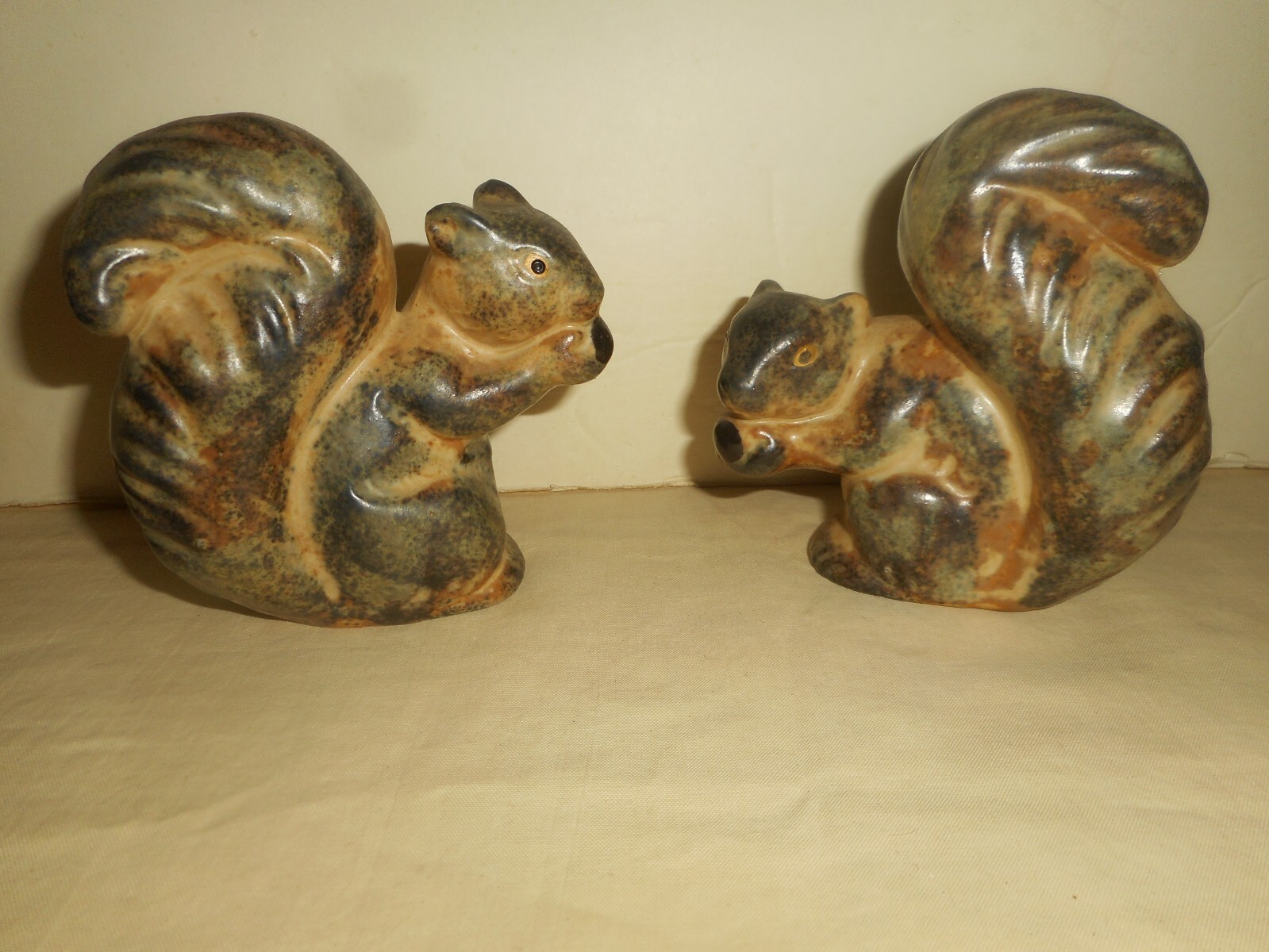 Vintage Pottery SQUIRREL Figurines 2 MISTLETOE Christmas Shop Wickford RI Labels