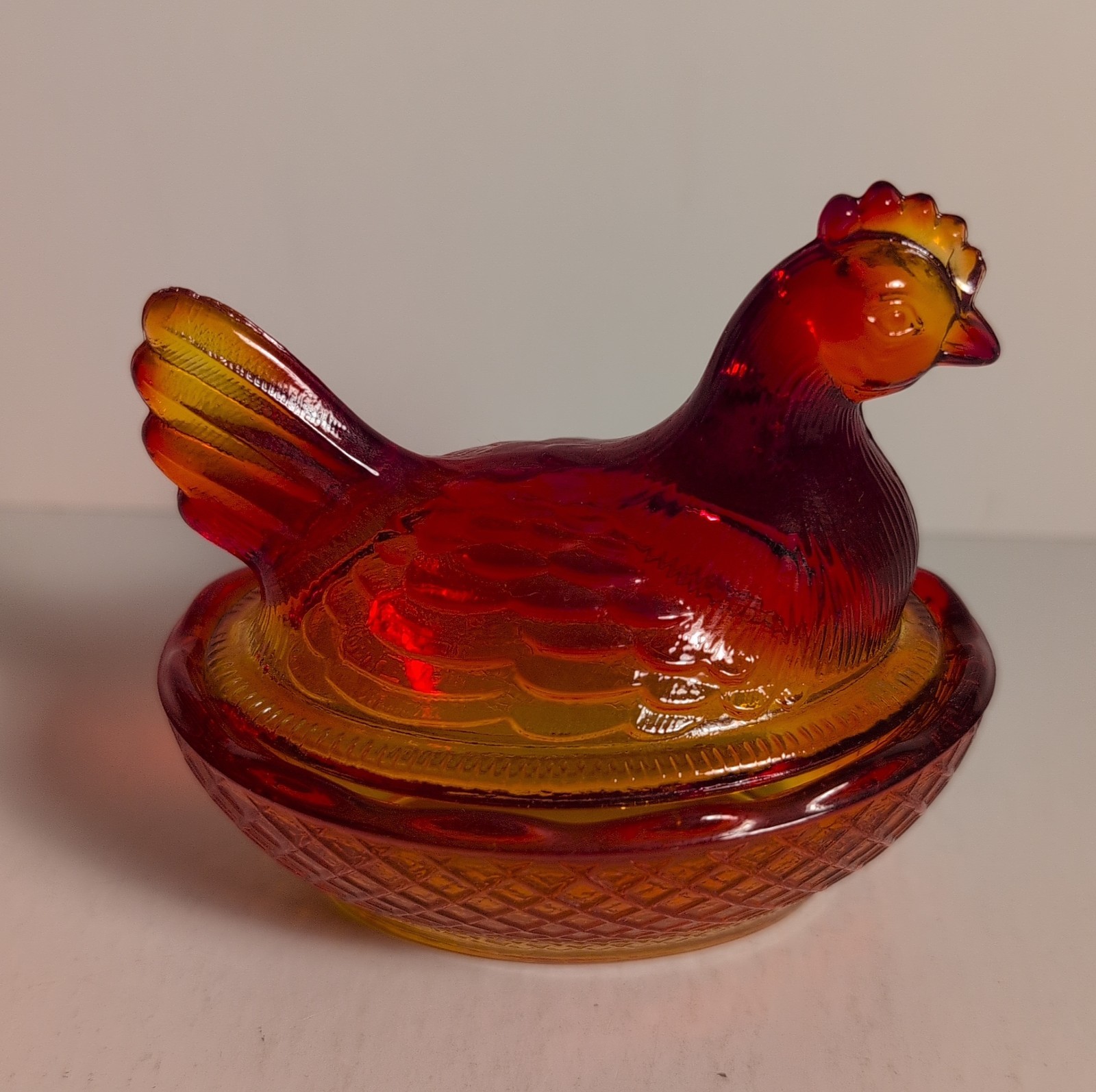 Vintage L.E. Smith ? Mini Amberina Glass Hen On A Nest Cadmium Orange Red