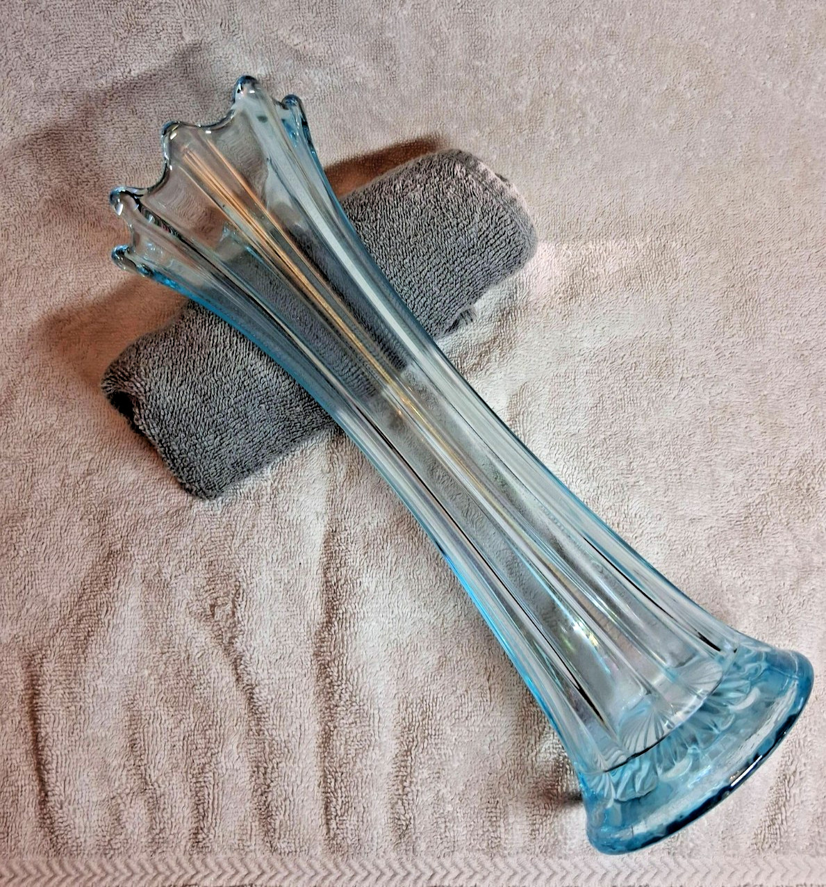 ANTIQUE IMPERIAL ICE BLUE MORNING GLORY MID SIZE SWUNG VASE