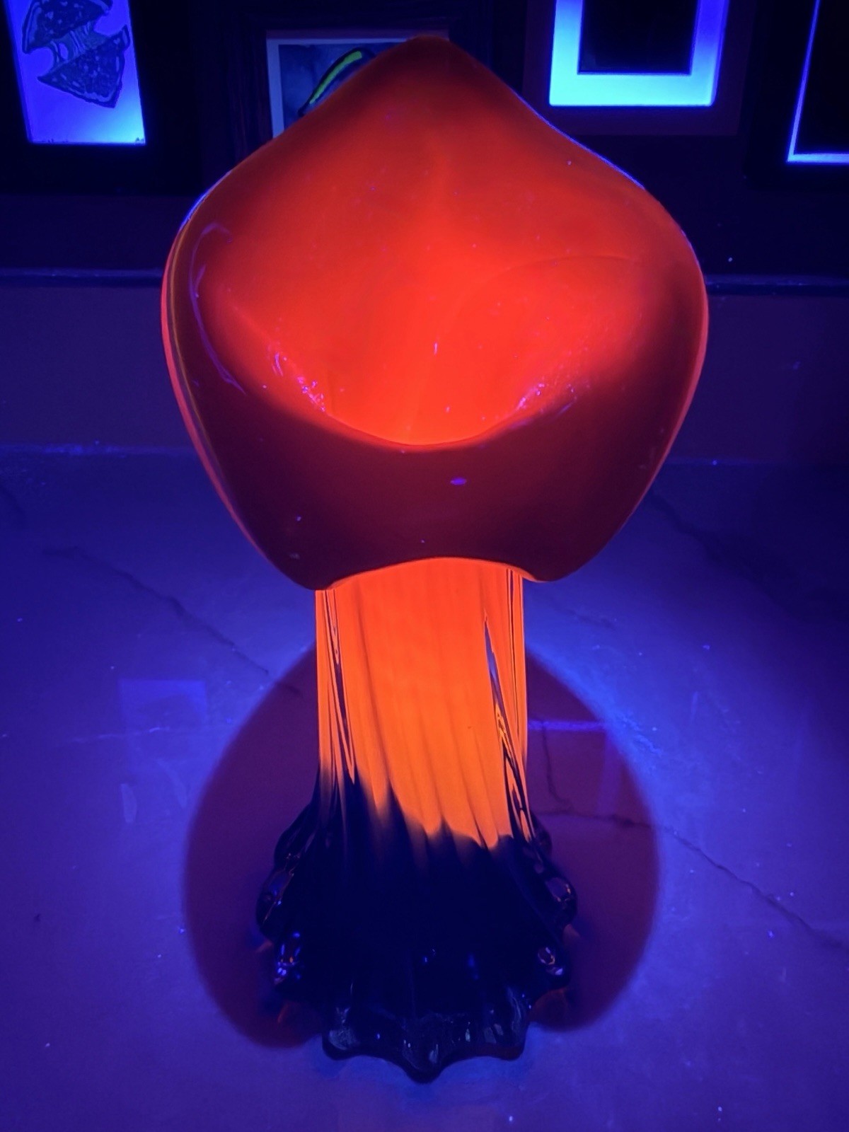 Vtg Murano-Style Hand Blown Jack in the Pulpit Vase – Strong UV Cadmium Glow