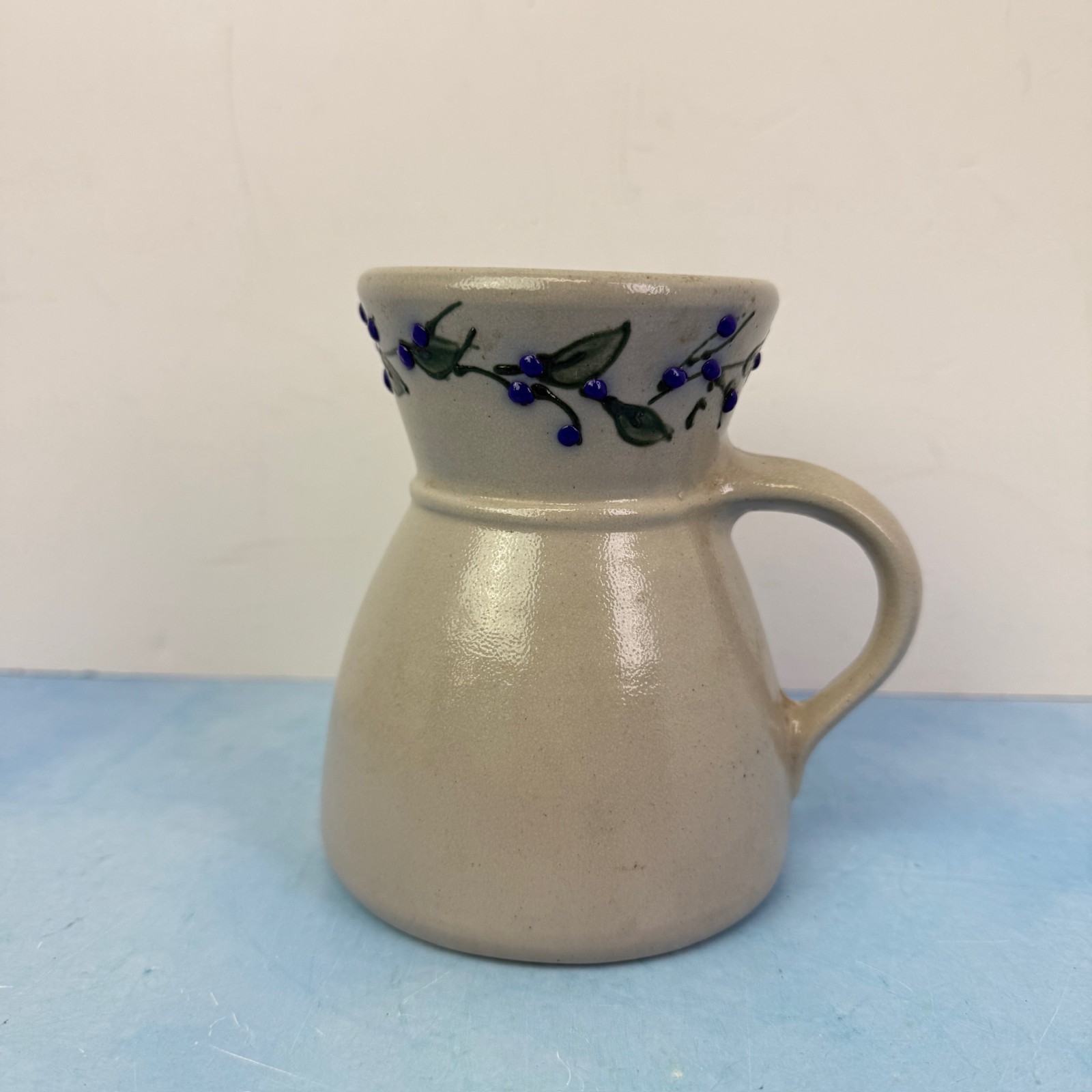 Salmon Falls Pottery Wax Melter Heart Shape Opening Handle Blueberry Vine Design