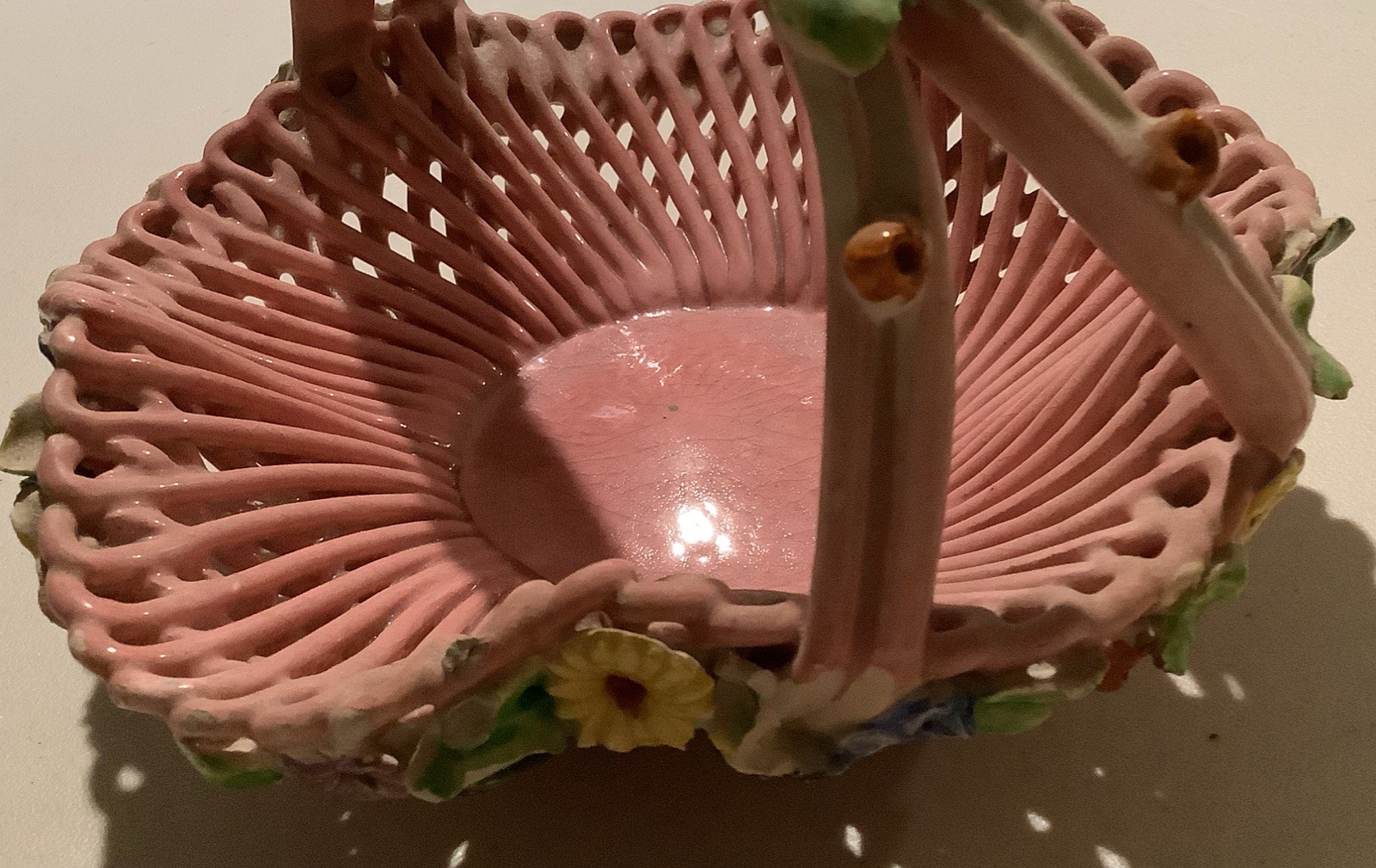 Antique Pink Lattice Ceramic Baskets Italy One 6″ Diameter & Four 4″x2.5″ Flower