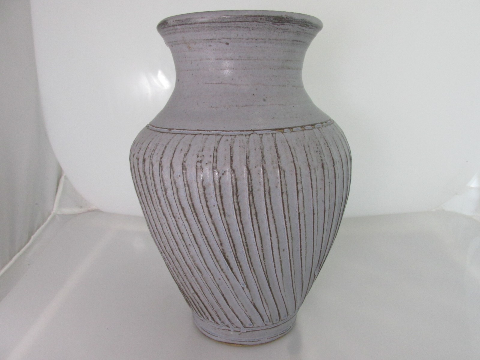 Emily Pearlman EP SIGNED Art Pottery Vase Large Iris Flower New York Artist 10″
