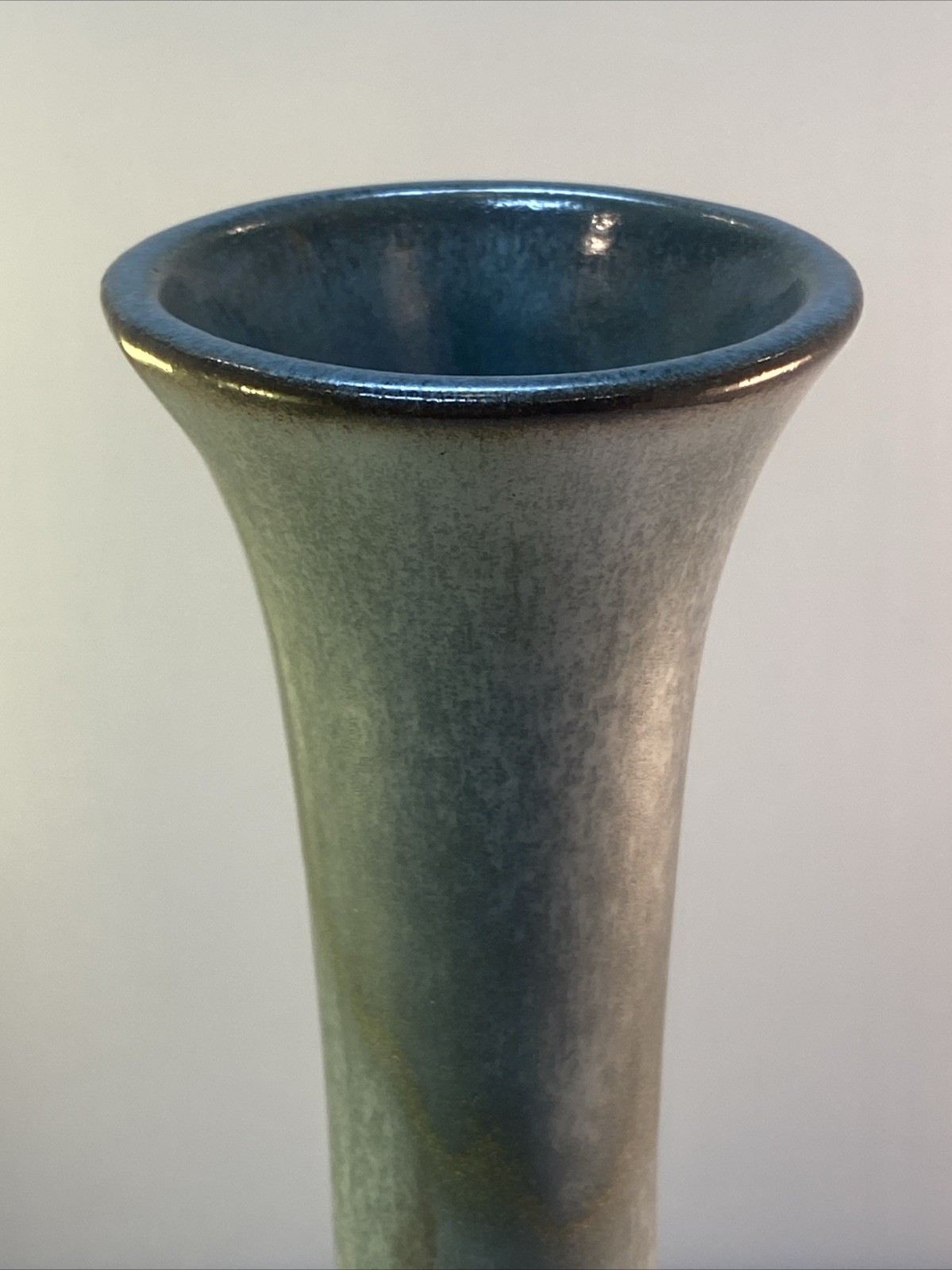 Vntg Blue Brown Blue Mountain Pottery Bud Vase Canada 11” Tall Drip BMP Canada