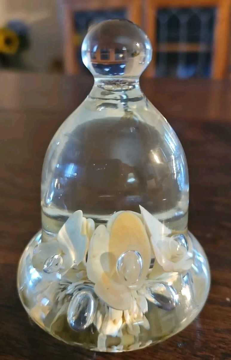 1979 Bell MAUDE AND BOB ST CLAIR GLASS PAPERWEIGHT Vintage Flower