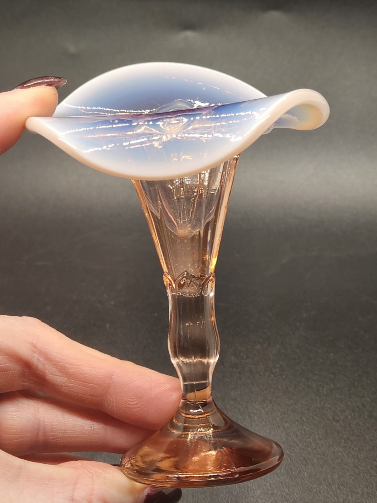 Vintage Westmoreland Posey Pink Opalescent Jack In The Pulpit Mini Vase 4.25″