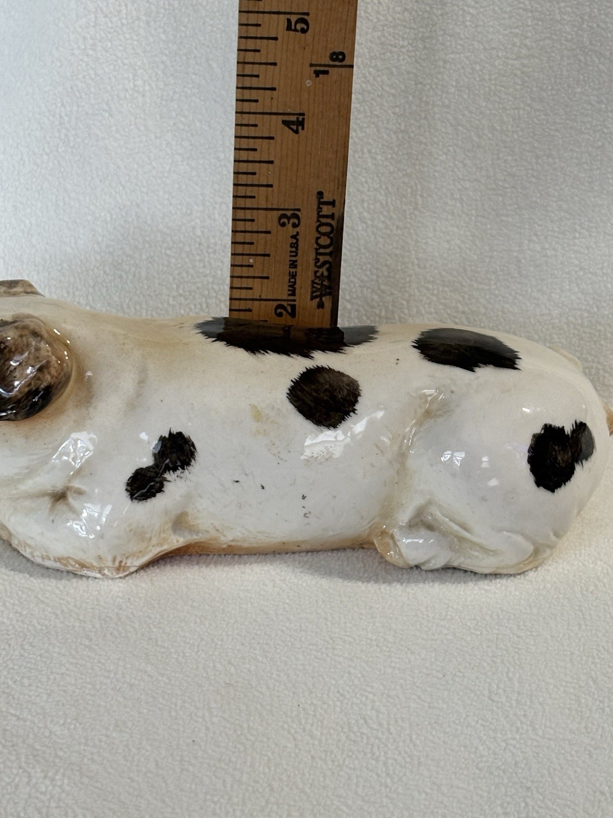 The Townsends Ceramic Spotted Pig Figurine – Mold #183 – Lying Down Smiling Hog