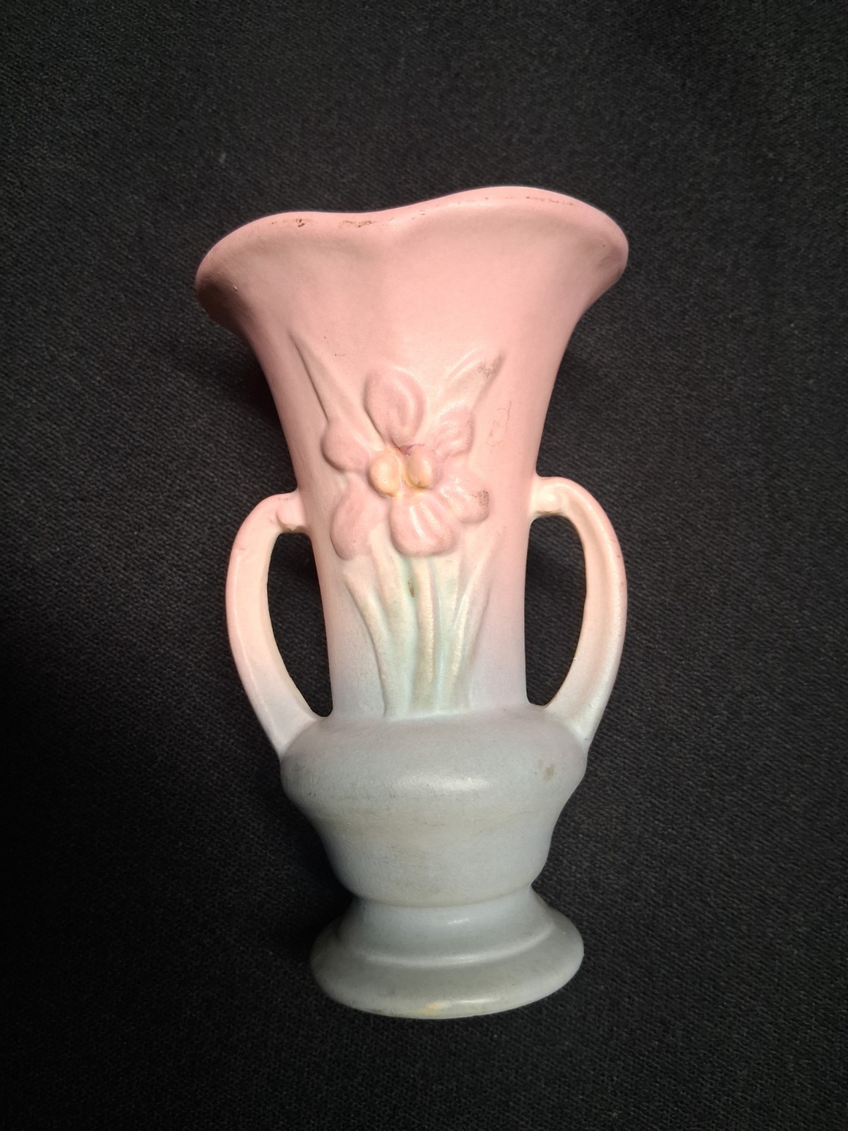 2 HULL POTTERY IRIS 4 3/4″ VASES 402 HARD TO FIND SIZE MINI