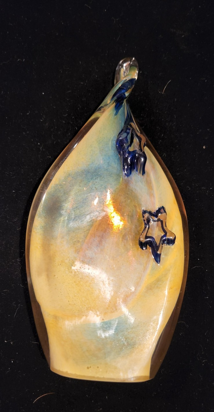 Hand blown Art Glass Twisted/Swirl Teardrop with Blue Stars Sculpture – 7.5 inch