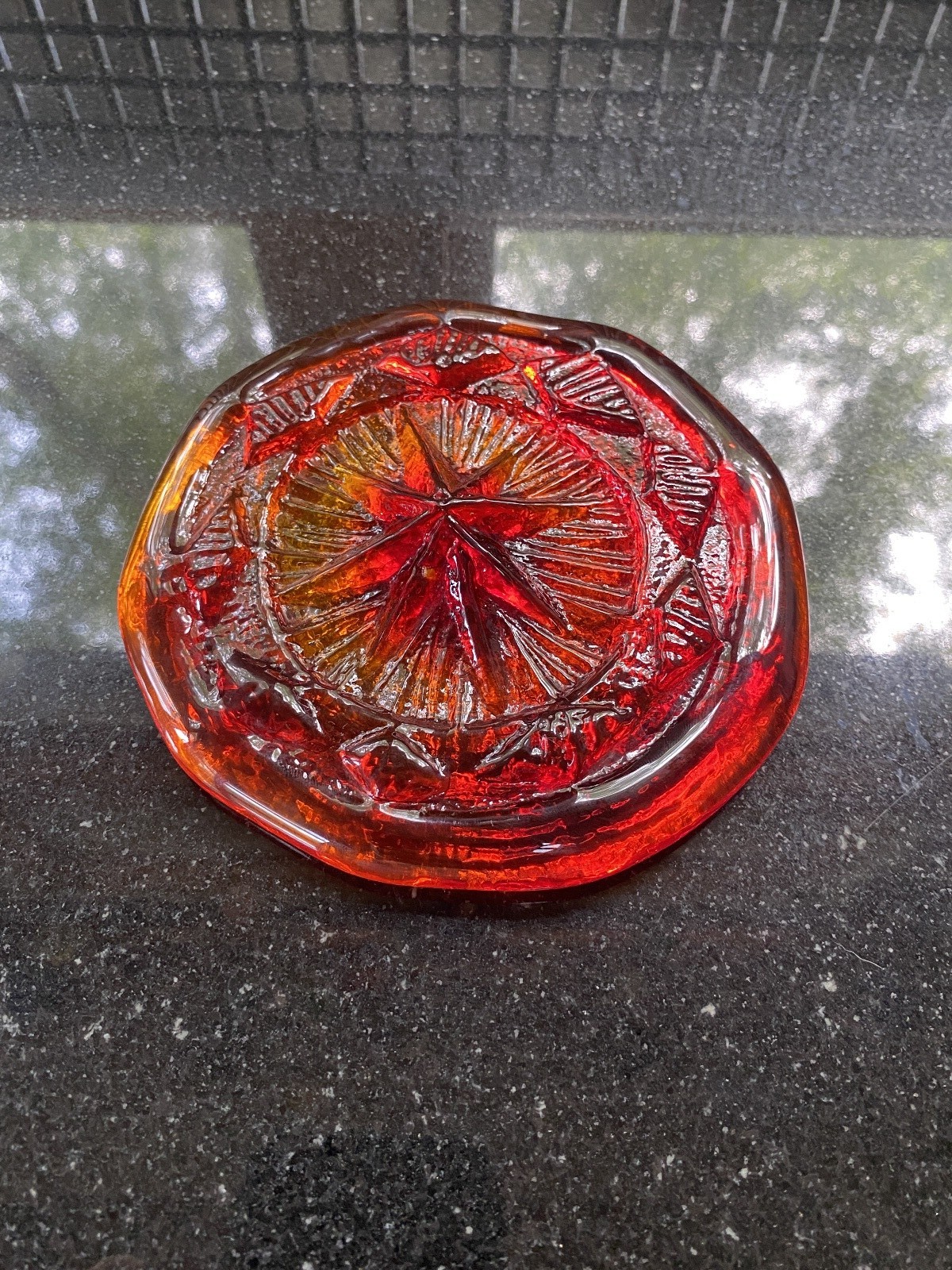 STUNNING VTG Amberina Pressed Art Glass Sculpture W/Star In The Middle 5.25″W