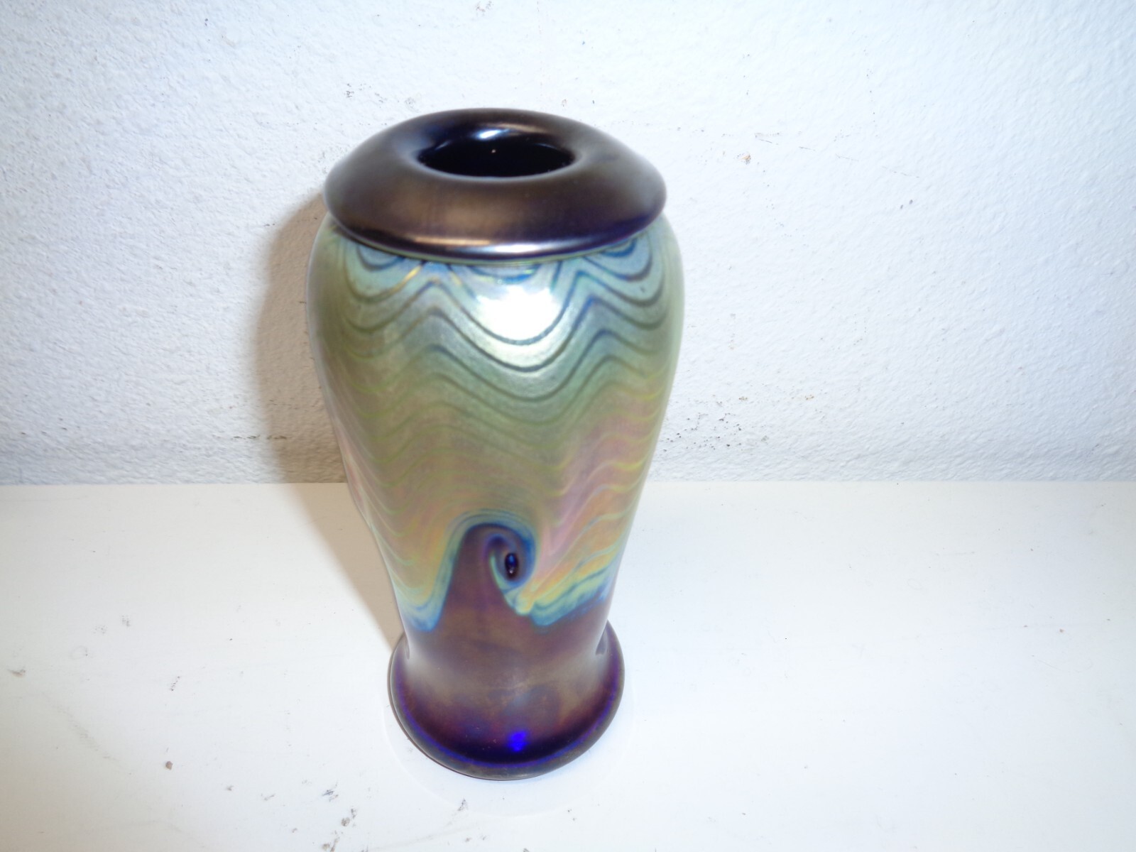 VINTAGE ART GLASS BLUE AURENE Lustre VASE Feathered