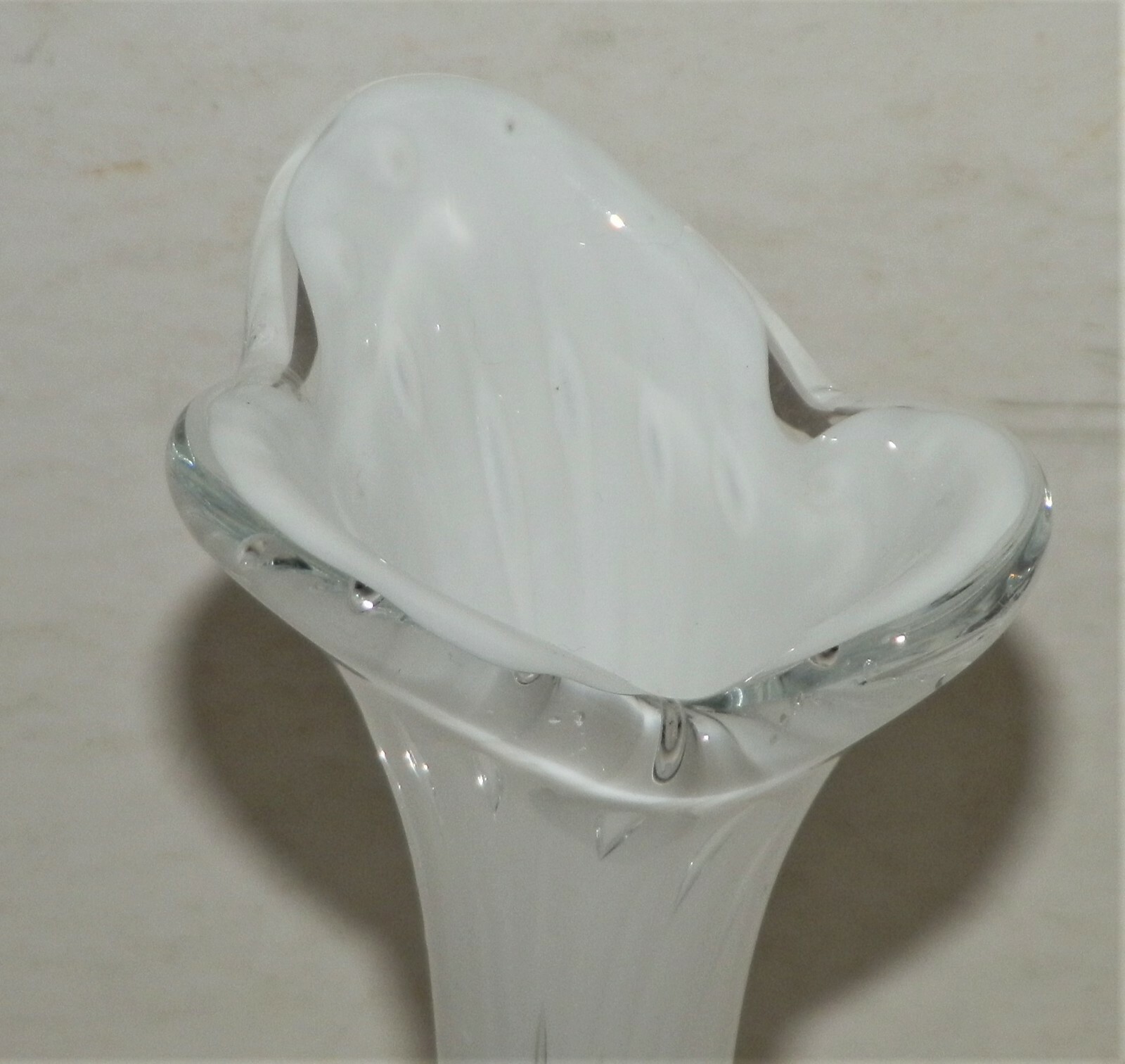 Handblown Bud Vase White/Clear Art Glass Controlled Bubbles Italy 10″