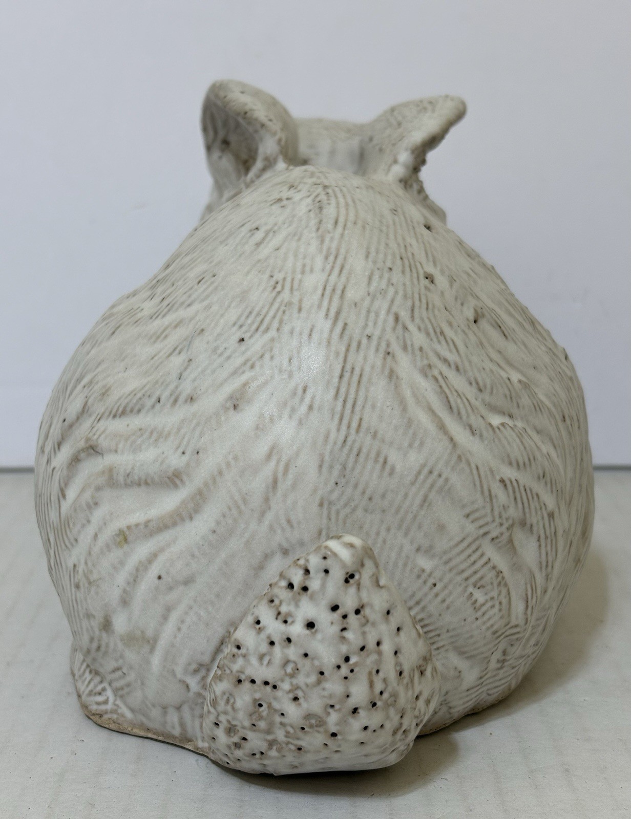 Large PETERS Pottery RABBIT – Mound Bayou Mississippi Delta – White, BIG