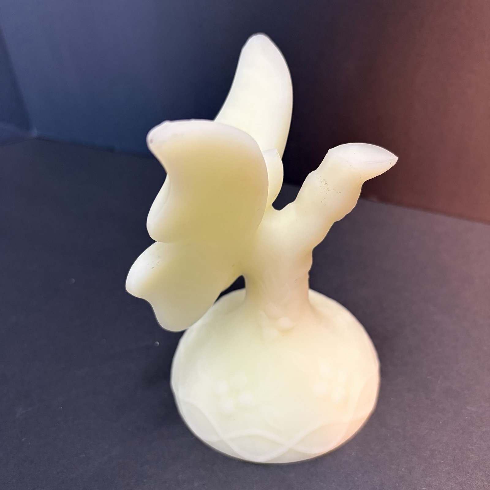 Fenton Uranium Custard Milk Glass Butterfly Ring Holder Tree Glows AS IS CHIP