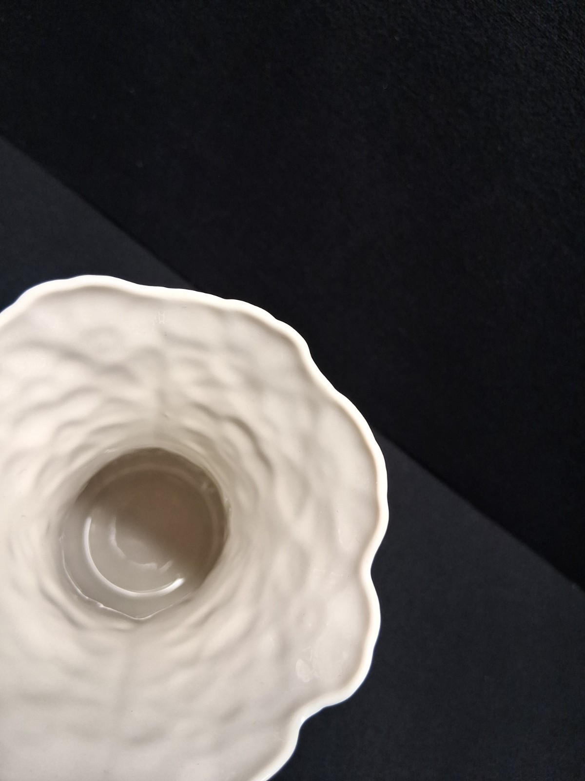 10 1/4″ BELLEEK SHAMROCKS AND DAISY SPILL VASE RELIEF DESIGN