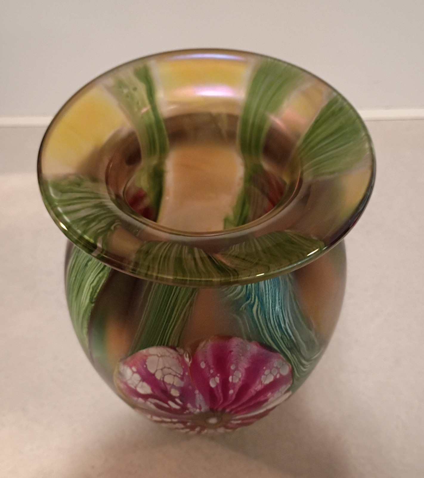 OOAK 2008 Signed Robert Eickholt 9.75″ Iridescent Sea Flowers Art Glass Vase