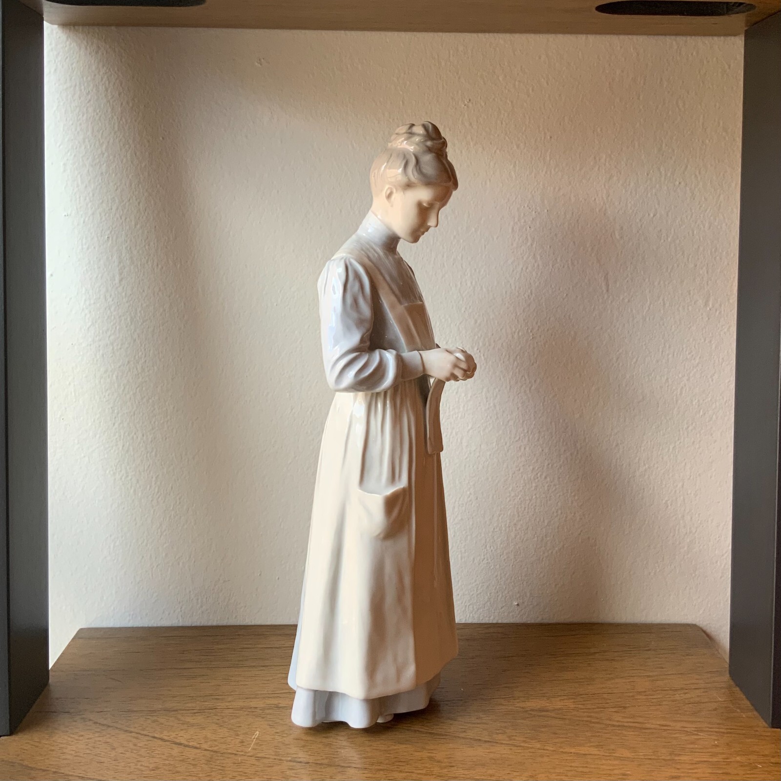 RARE B&G Bing & Grondahl Red Cross Nurse Figurine 1705 IPI Excellent c1909-14