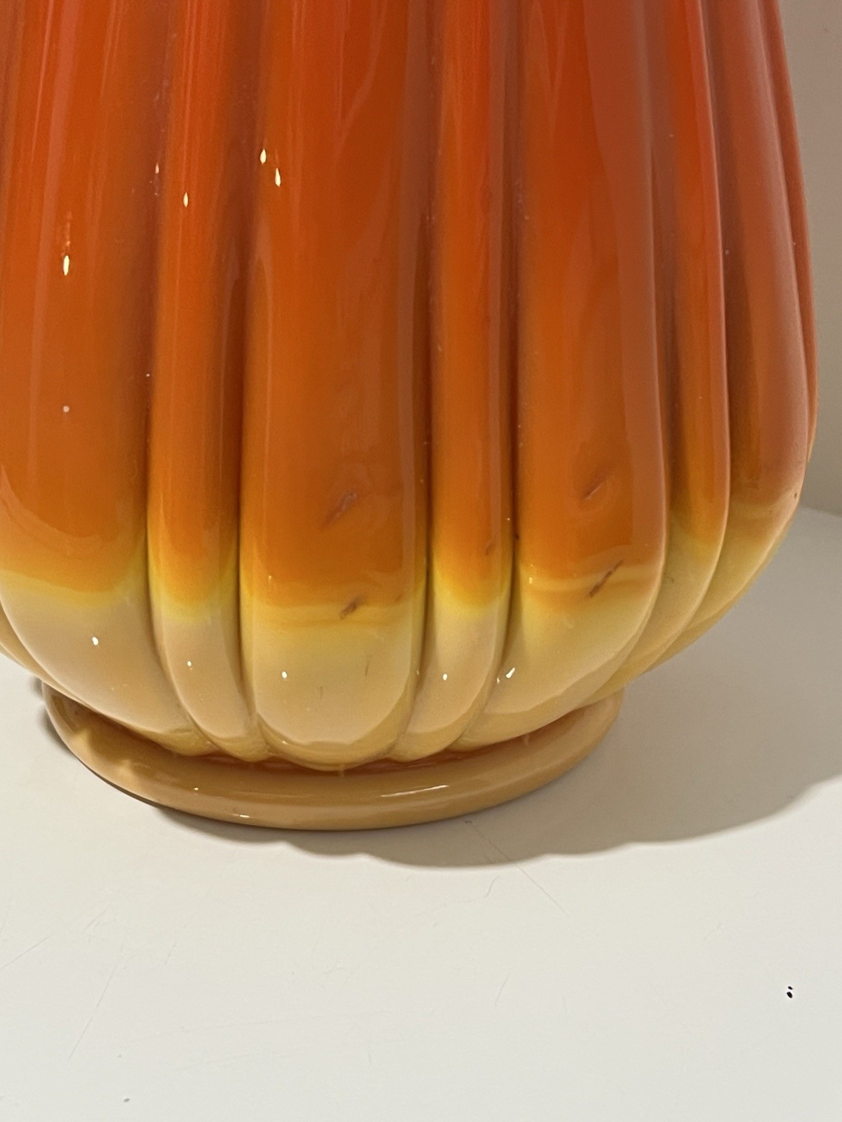 L.E. Smith Bittersweet Ribbed Swung Art Glass Vase 22” Orange Vtg