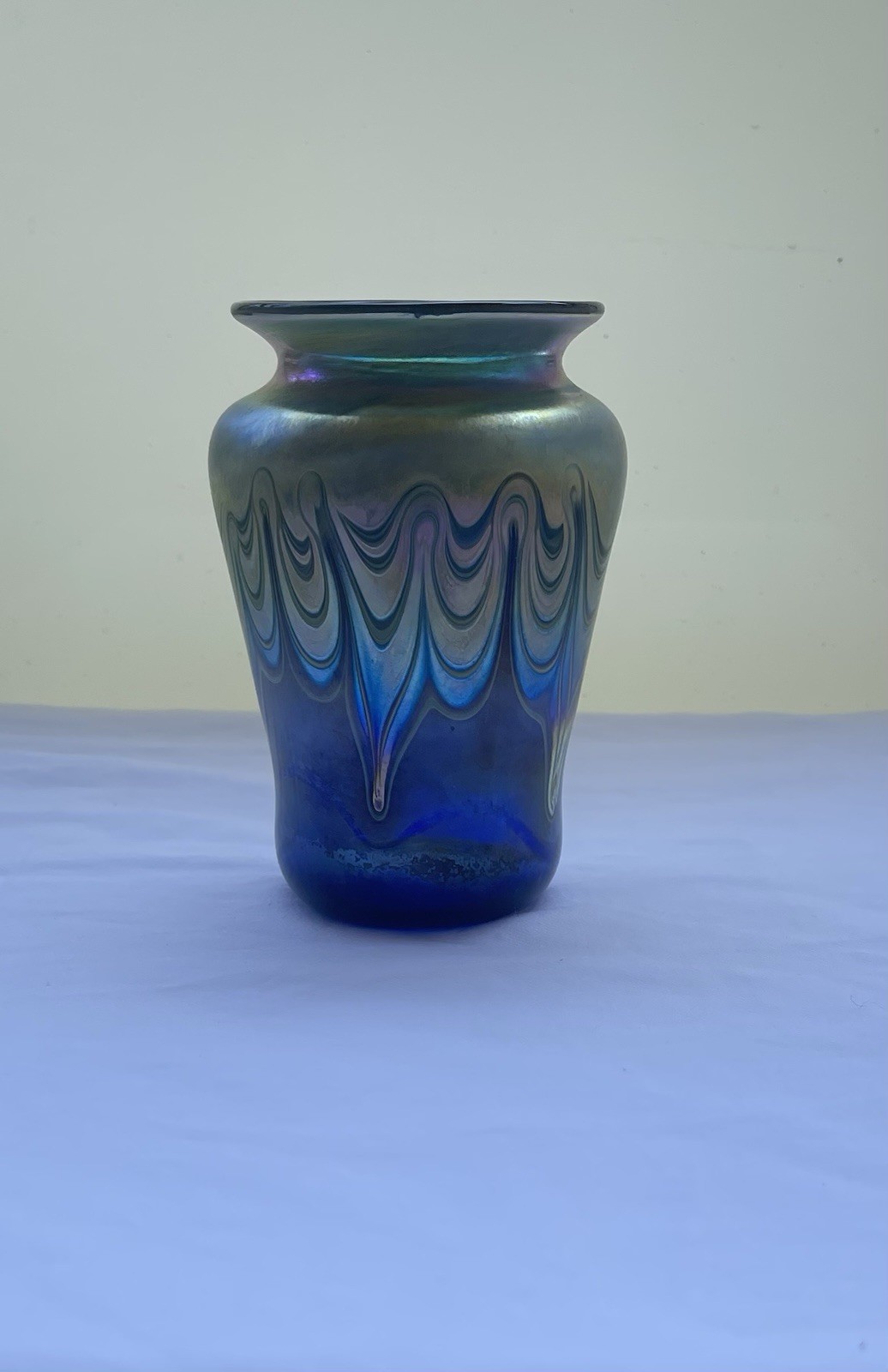 Signed Talitha 1983 Iridescent Art Glass Vase Blue Gold Pulled Feather Studio