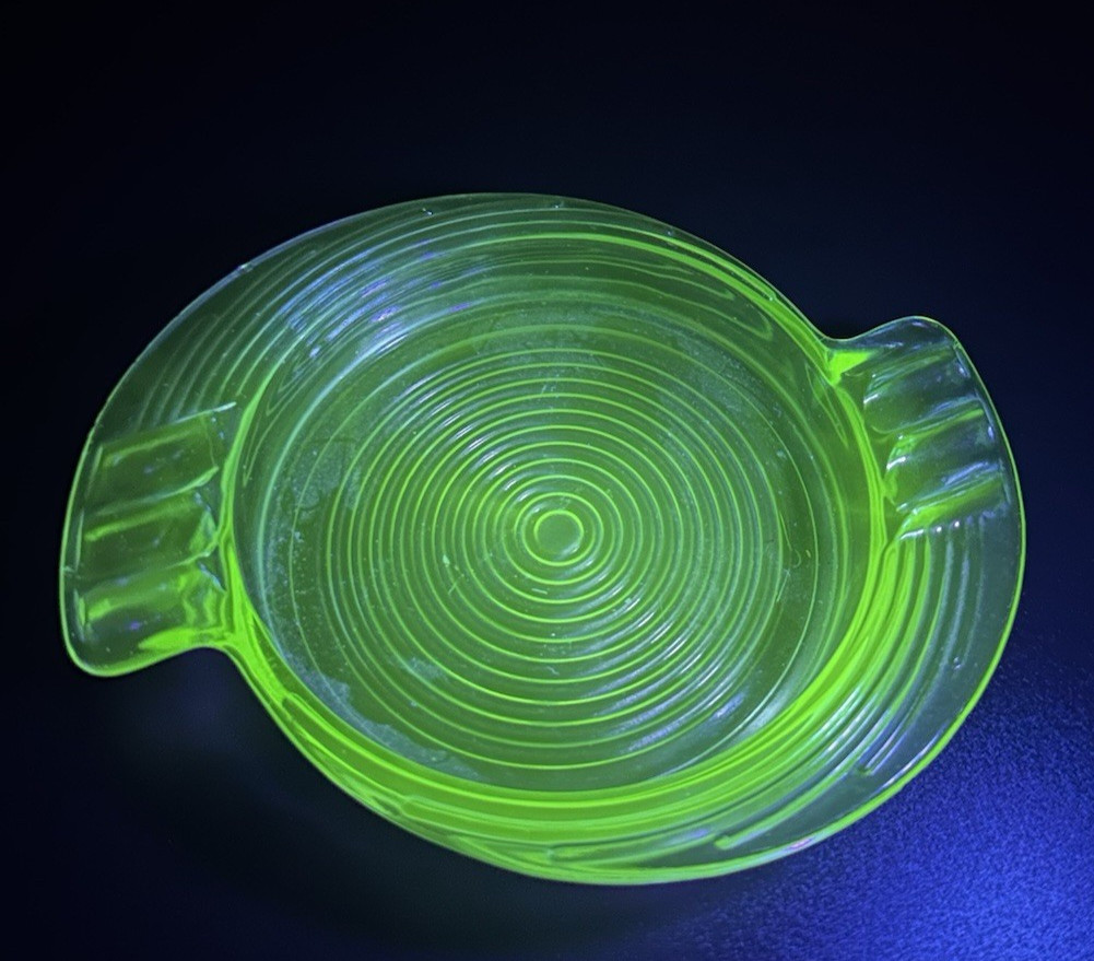 Vintage Hazel Atlas Uranium Glass Glows Art Deco Ribbed Eye Design Ash Tray
