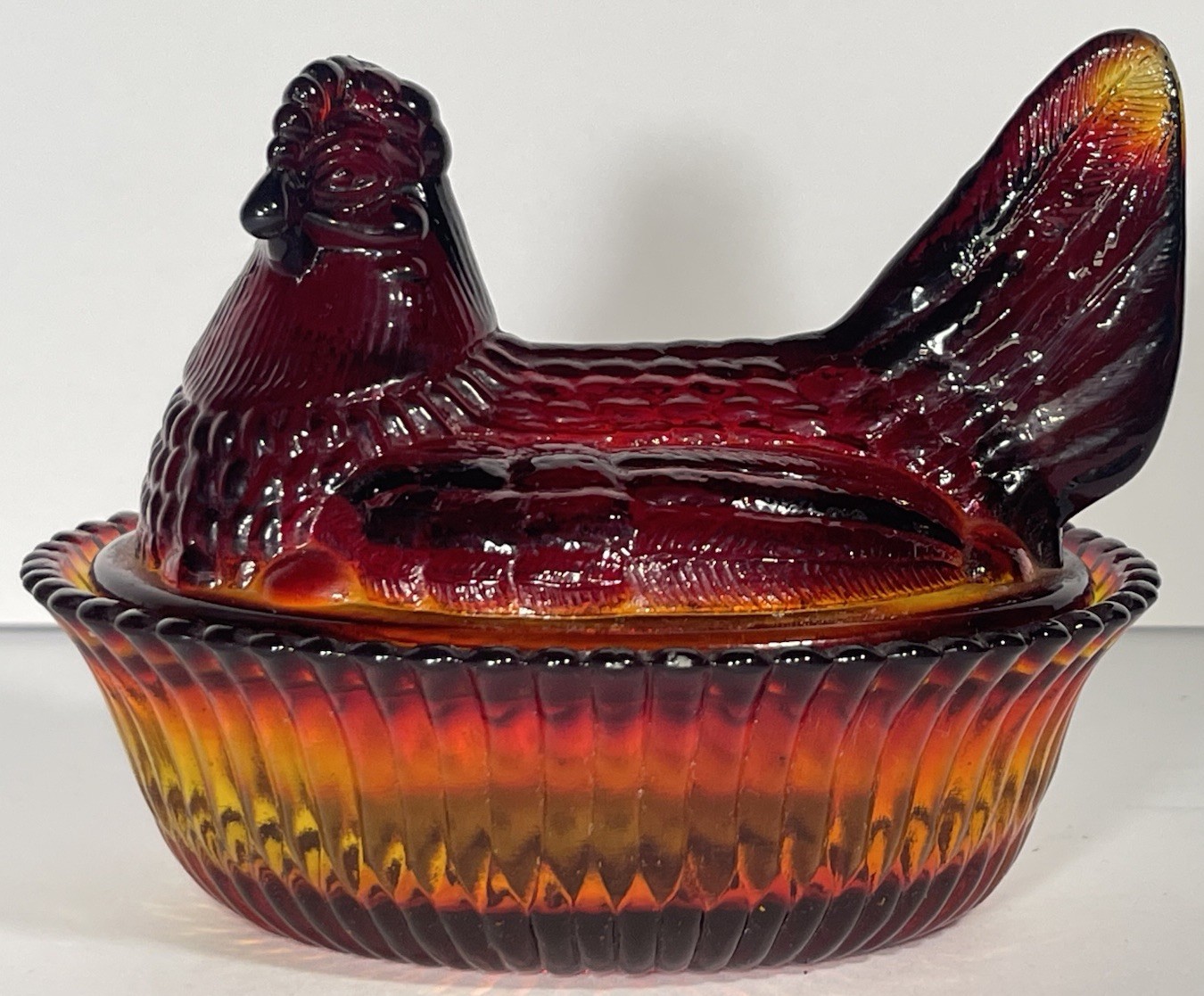 Rare Vintage Boyd Red Amberina Hen On Nest Covered Dish 5.5″ UV Glow