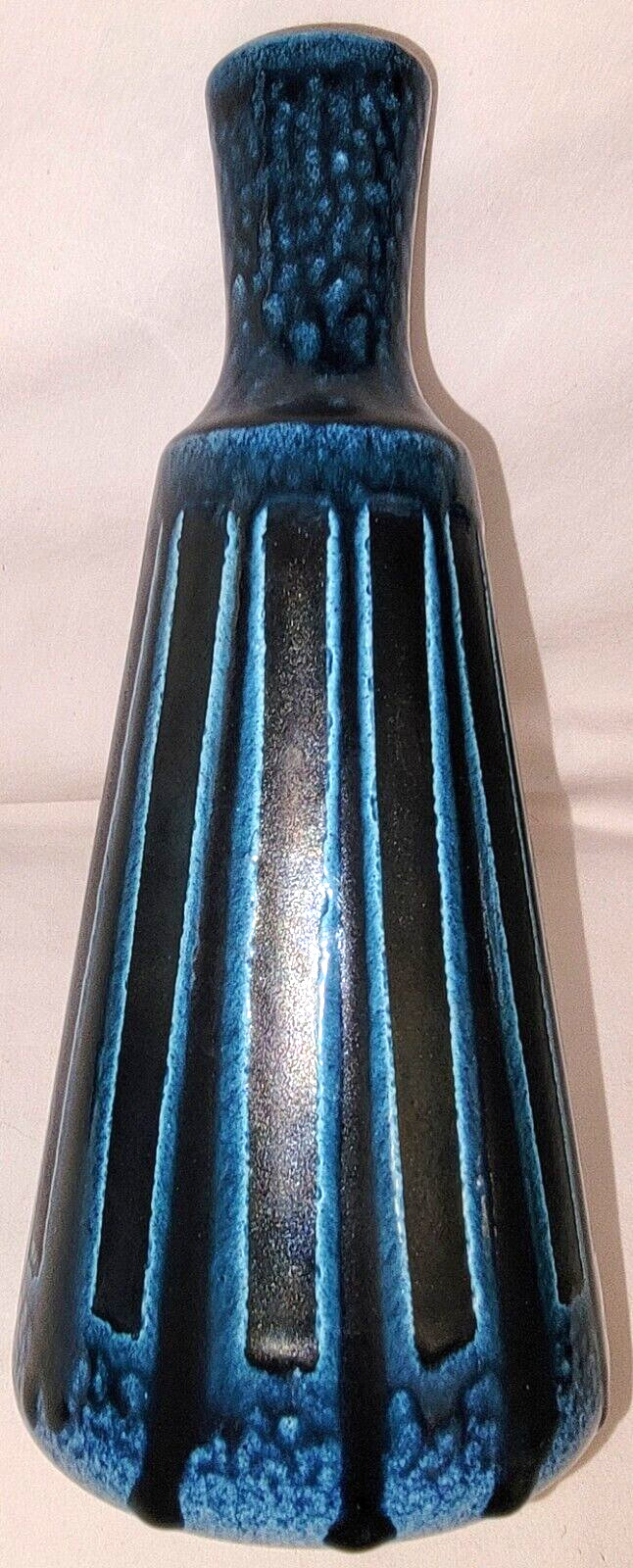 Elle 8″ Vase #935 Blues Ribbed Studio Art Pottery MCM Norway Vtg