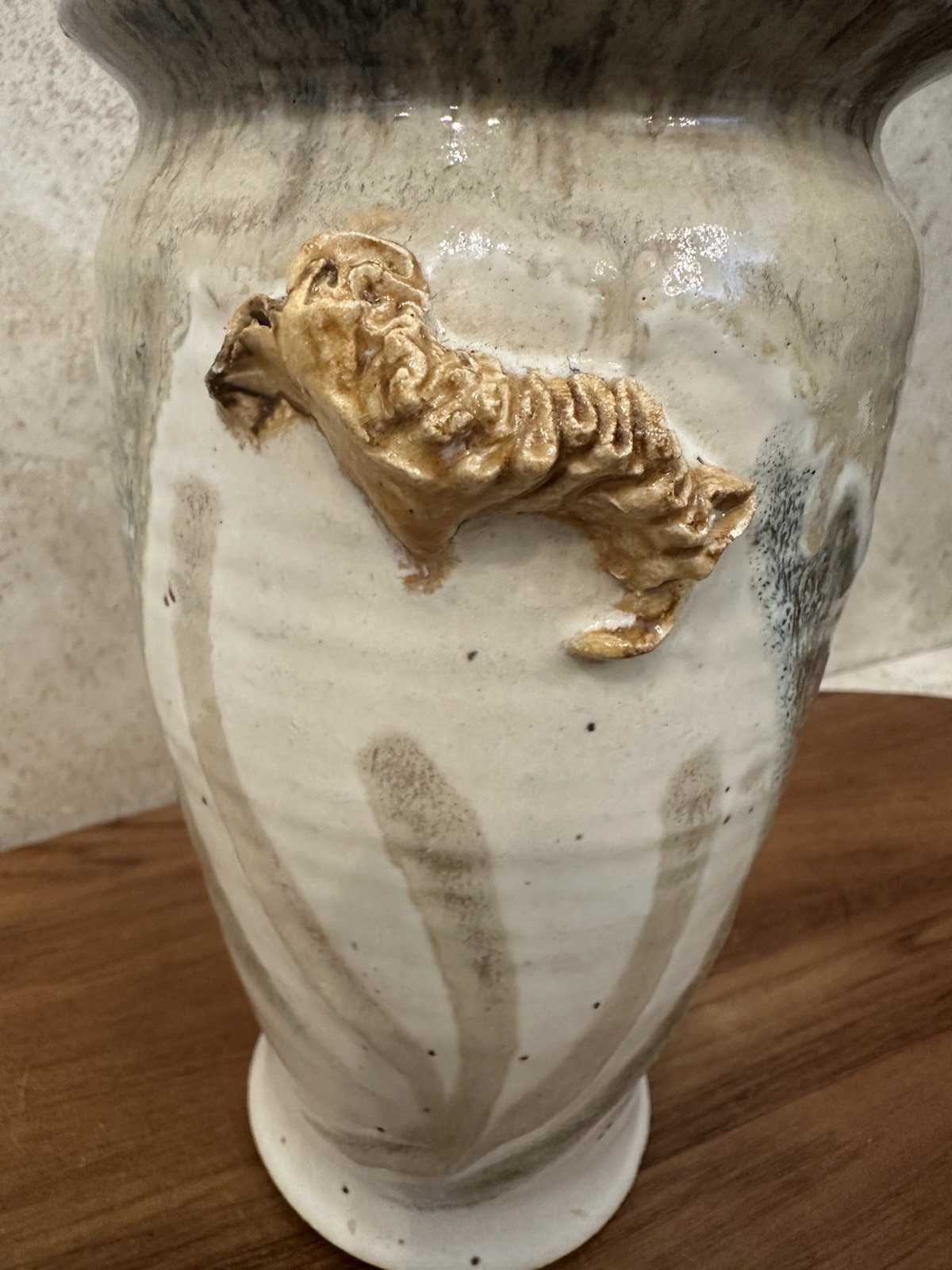 Signed Studio Pottery Vase Applied Lion Relief Art Ceramic 8.5” Handmade – 3D