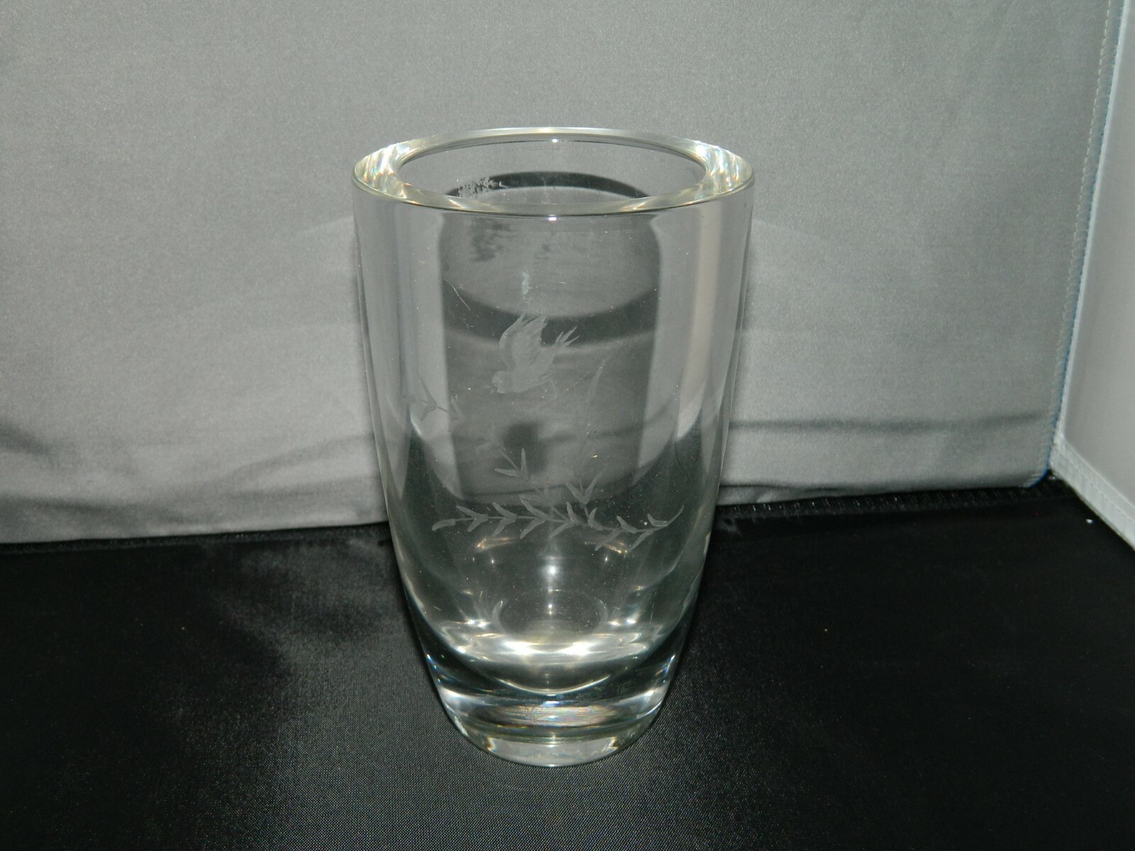 Swedish Etched Crystal Vase Bird & Branch, 6.5″ Tall Ekeas”a B2/X-3