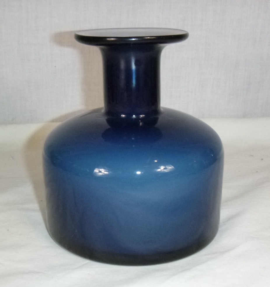 Vtg Holmegaard Style Cased Glass Vase Teal Blue & White Gulvvase 5.75″ H
