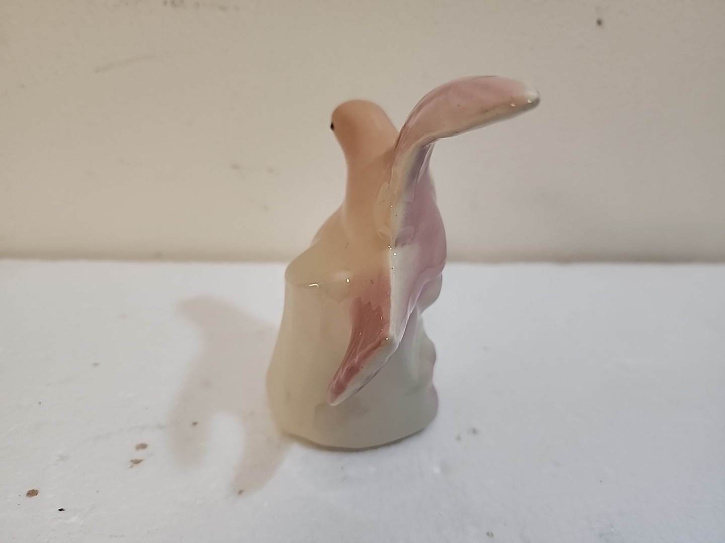 VTG Royal Copley Swallow Bird Tree Stump Figurine Pink Mauve MCM 1950’s Ceramic