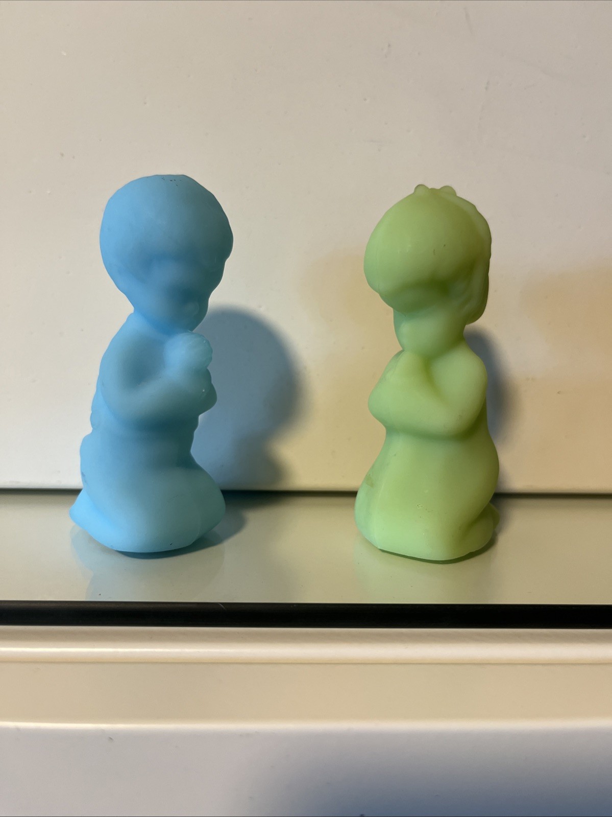 VTG. Fenton Satin Glass Uranium Praying Girl and Boy Figurines 4″