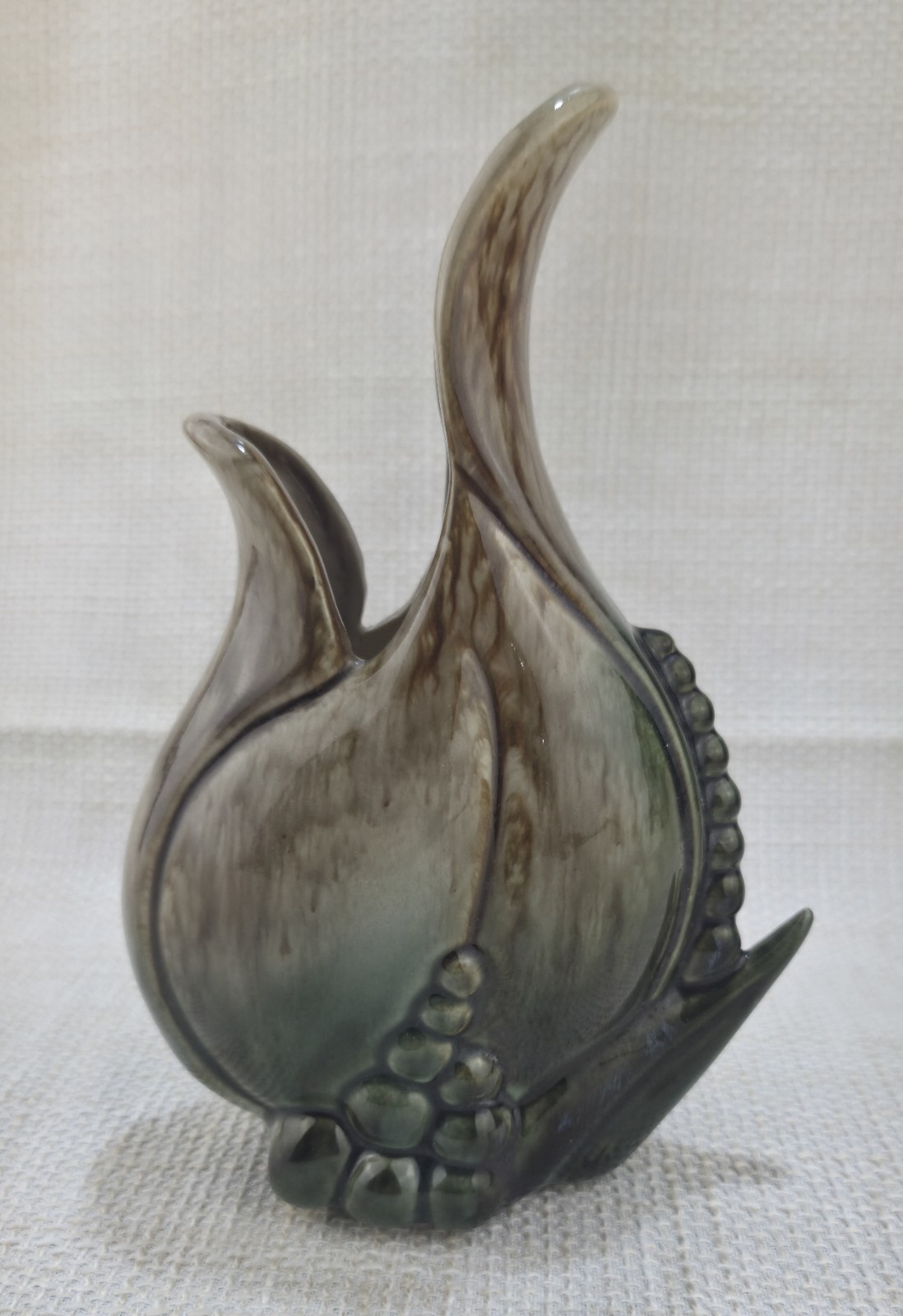 VTG USA Hull Pottery #109 Green Brown Nautical Seed Pod Vase Ebb Tibe Collection