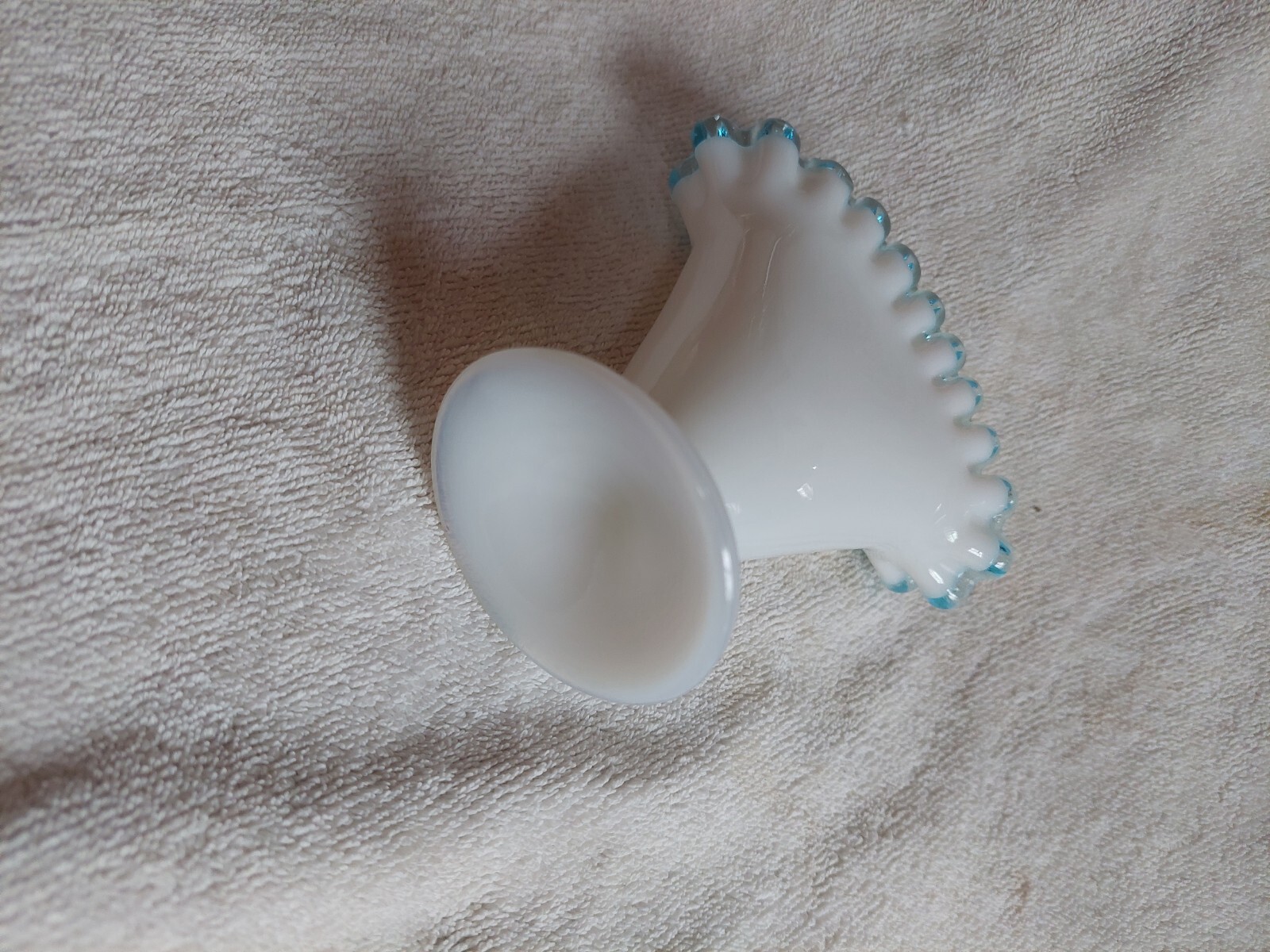 Vintage Fenton Aqua Blue Crest Milk Glass Ruffled Edge Footed Fan Vase 4.0 ” H