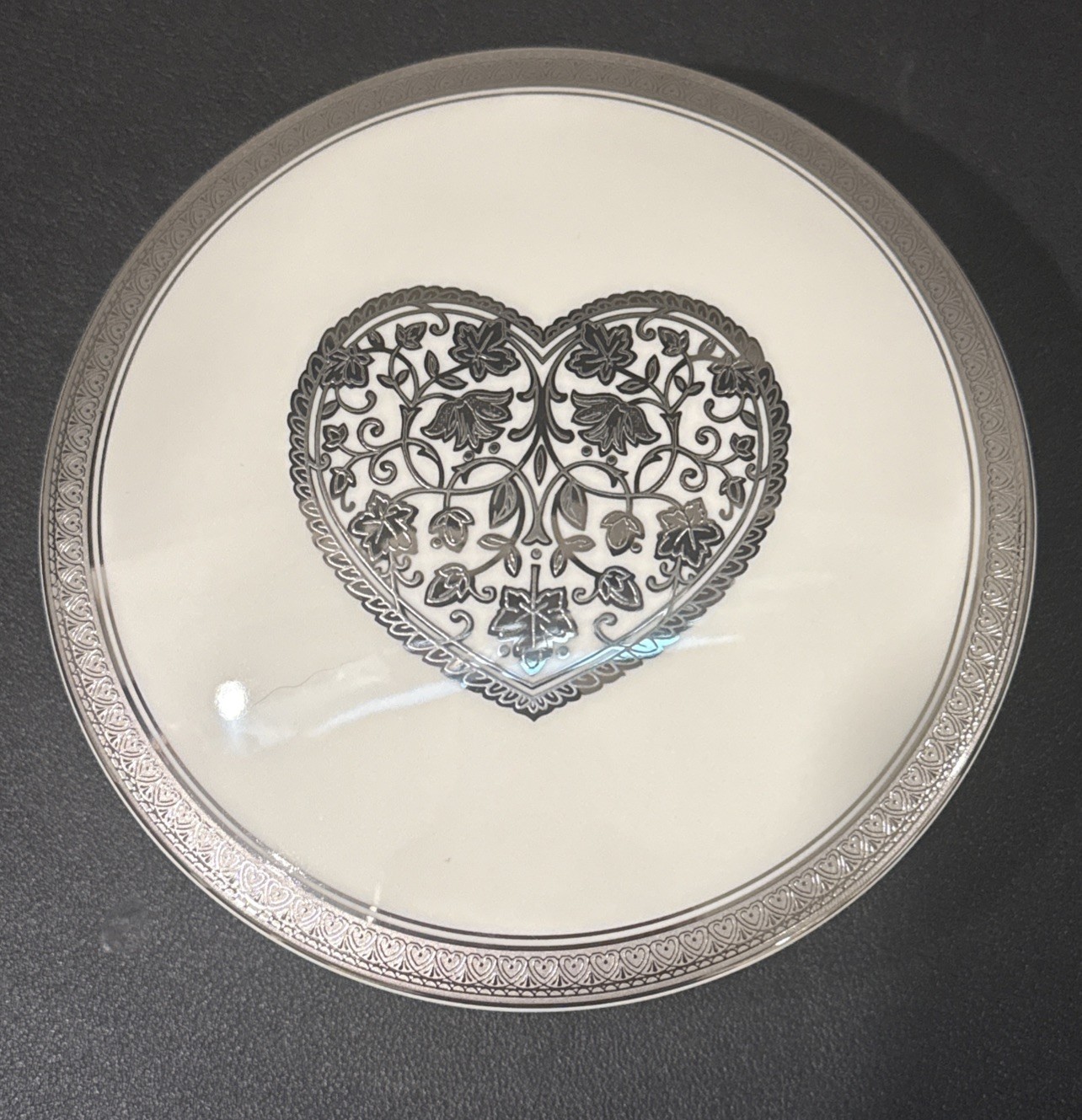 Mikasa Platinum Heart L 3288 Fine China Round Trinket/Jewelry Box 4”