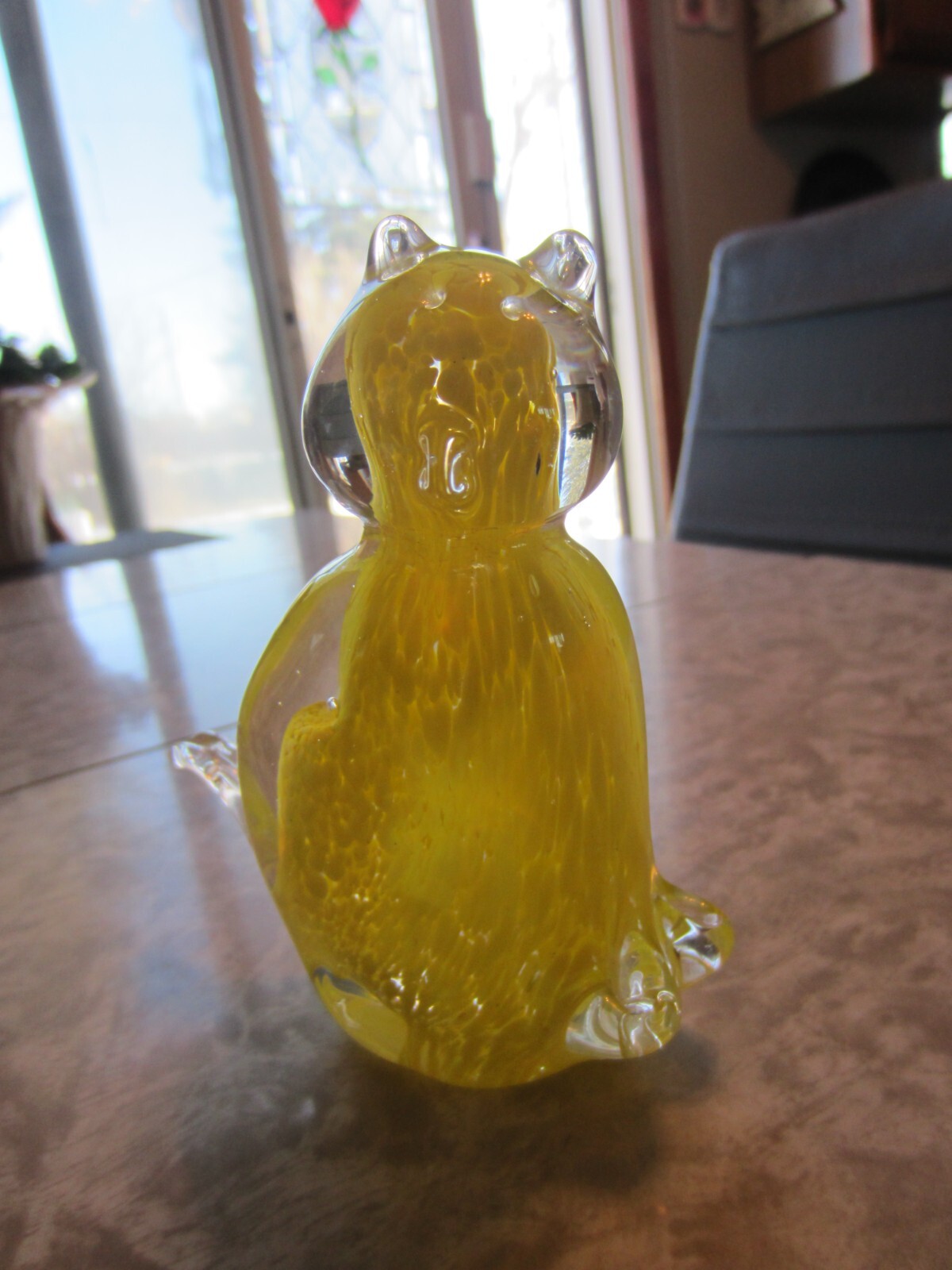 VTG art glass cat paperweight Unbranded clear/yellow colors