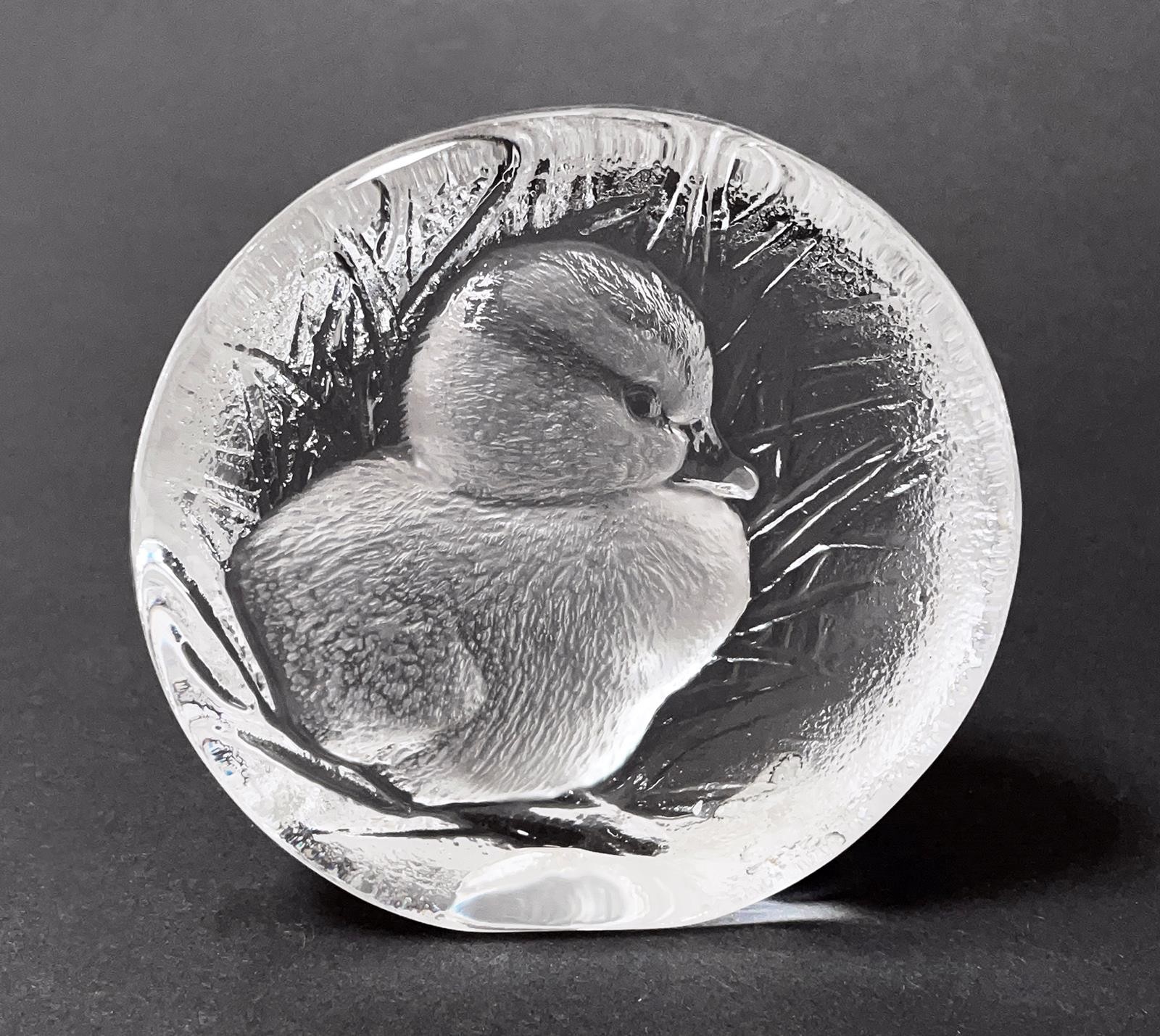 MATS JONASSON SWEDEN LEAD CRYSTAL DUCKLING BABY DUCK SCULPTURE SWEDISH ART GLASS