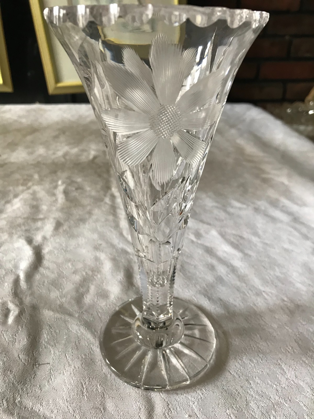 Antique SAWTOOTH Cut CRYSTAL Etched FLOWERS Flare TRUMPET Pedestal VASE 8″ Tall